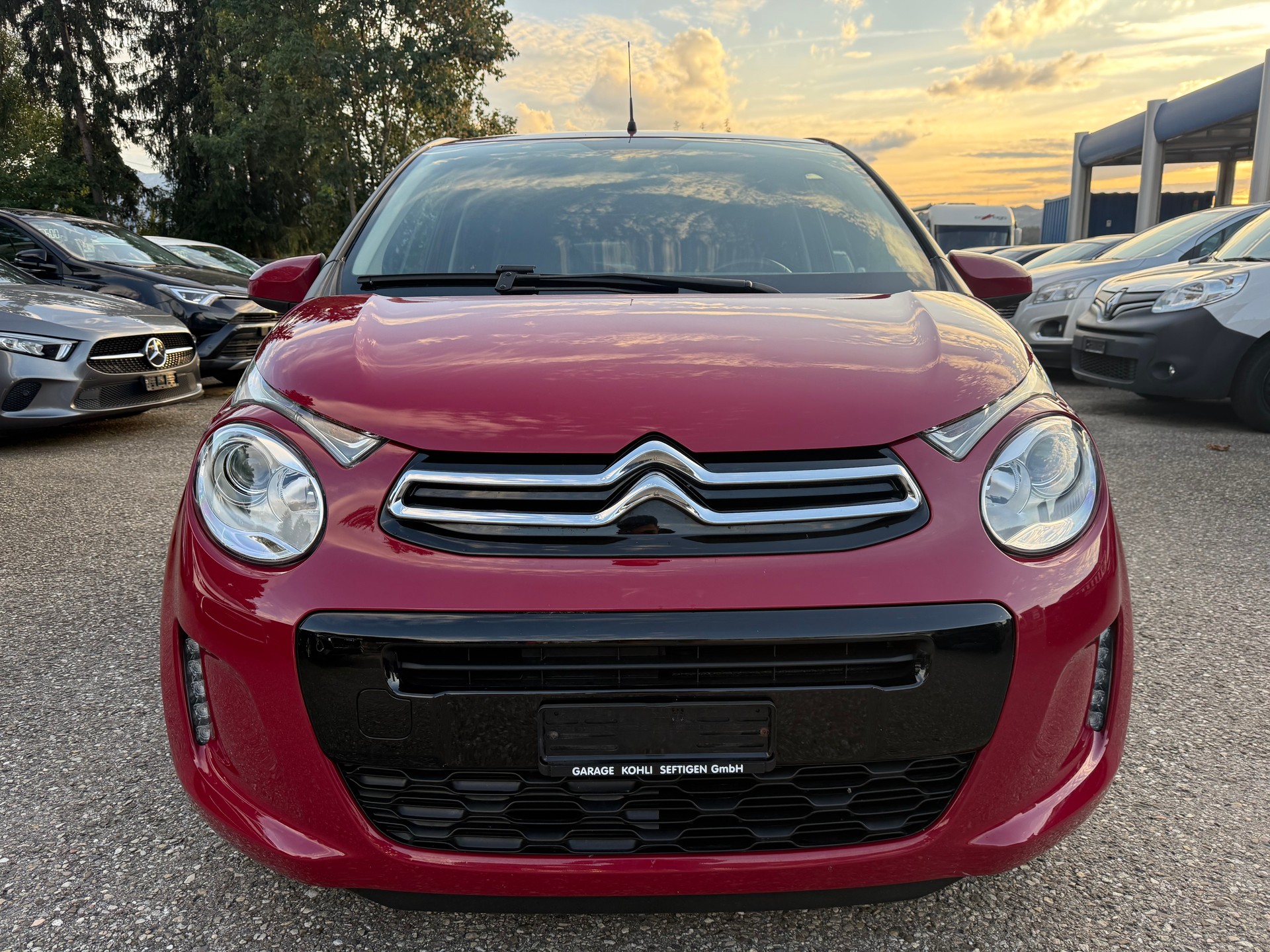 CITROEN C1 1.2 VTi Shine Airscape-image-1