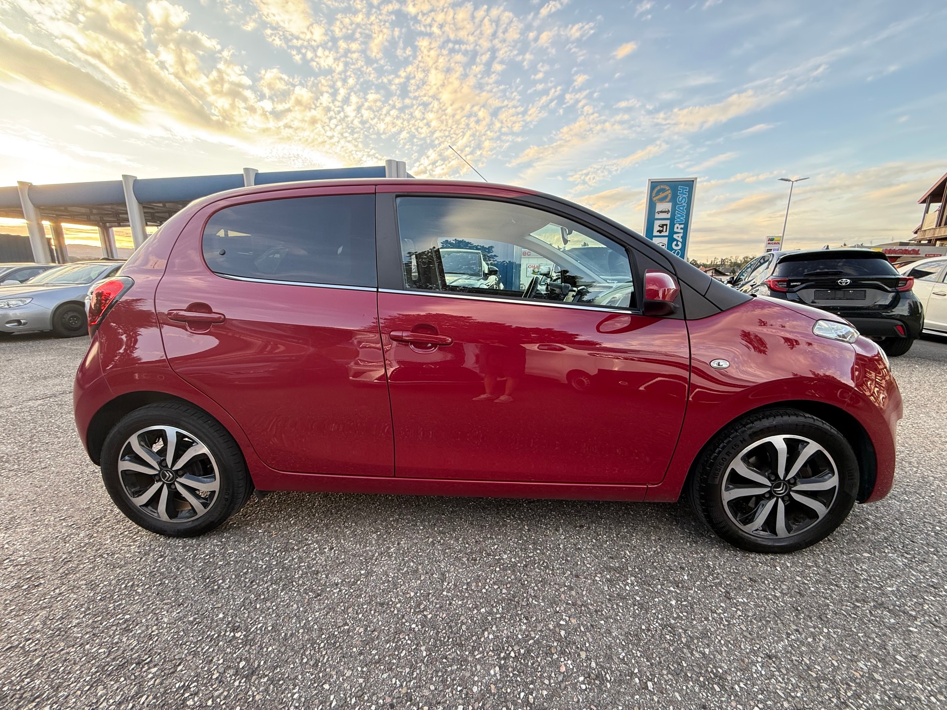 CITROEN C1 1.2 VTi Shine Airscape-image-3