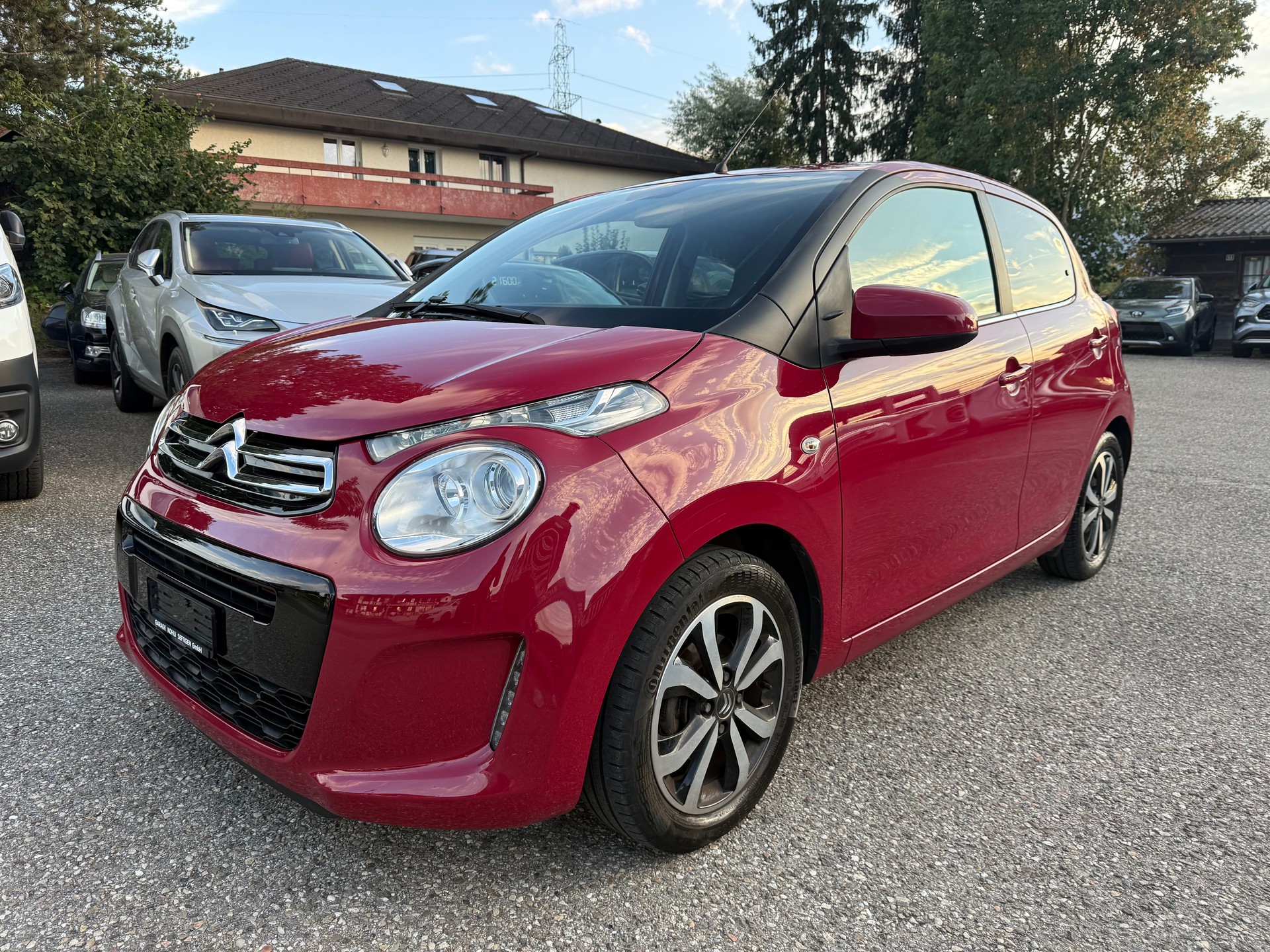 CITROEN C1 1.2 VTi Shine Airscape-image-0