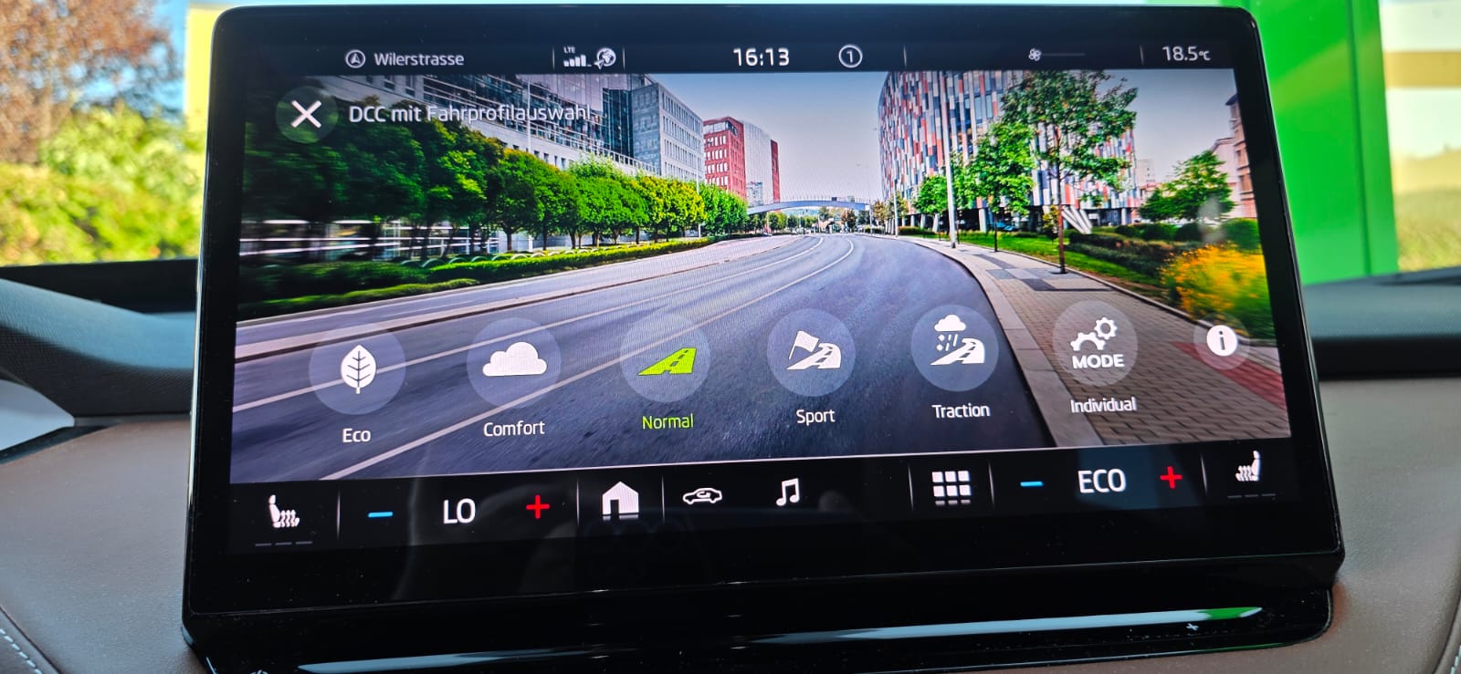 SKODA Enyaq iV 80x Founders Edition-image-19