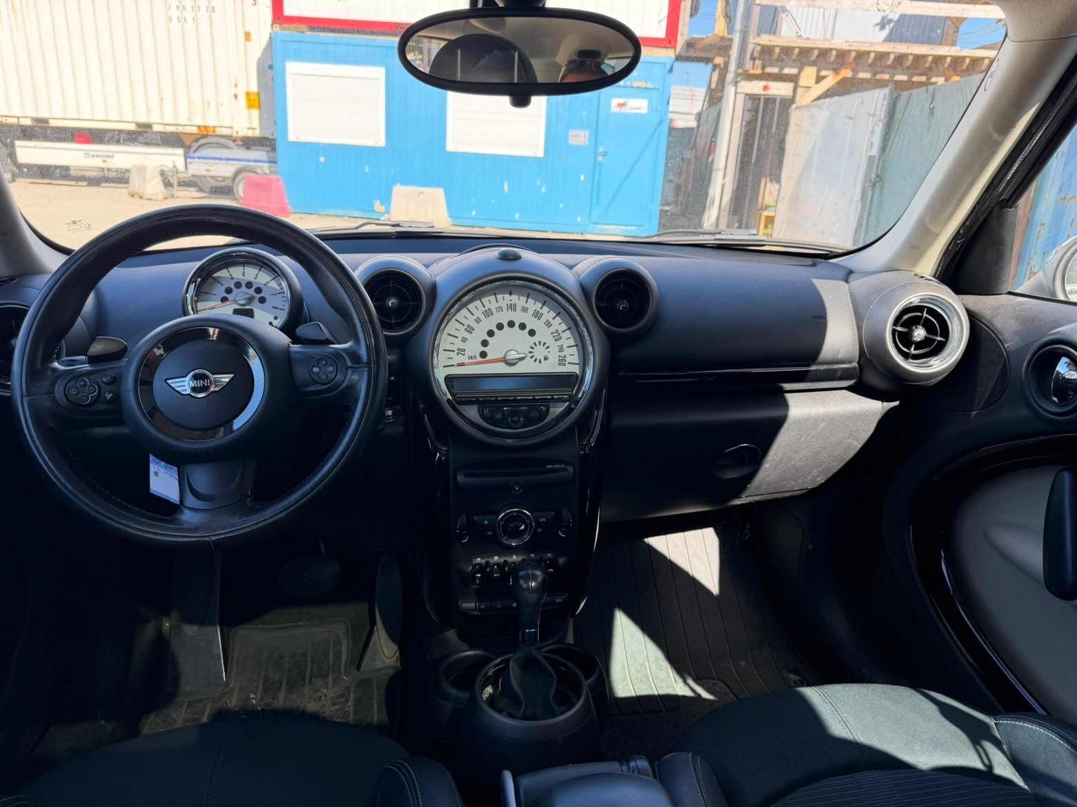 MINI Countryman Cooper FWD Steptronic-image-2