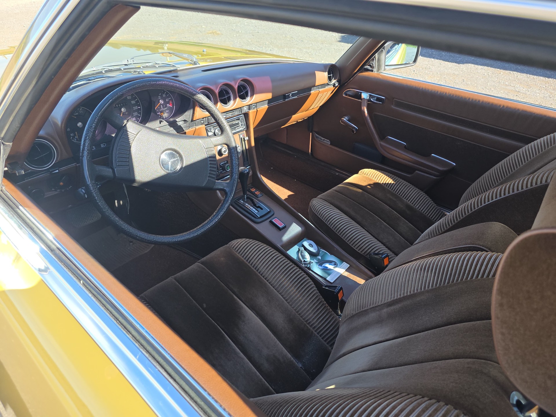MERCEDES-BENZ SLC 350-image-12