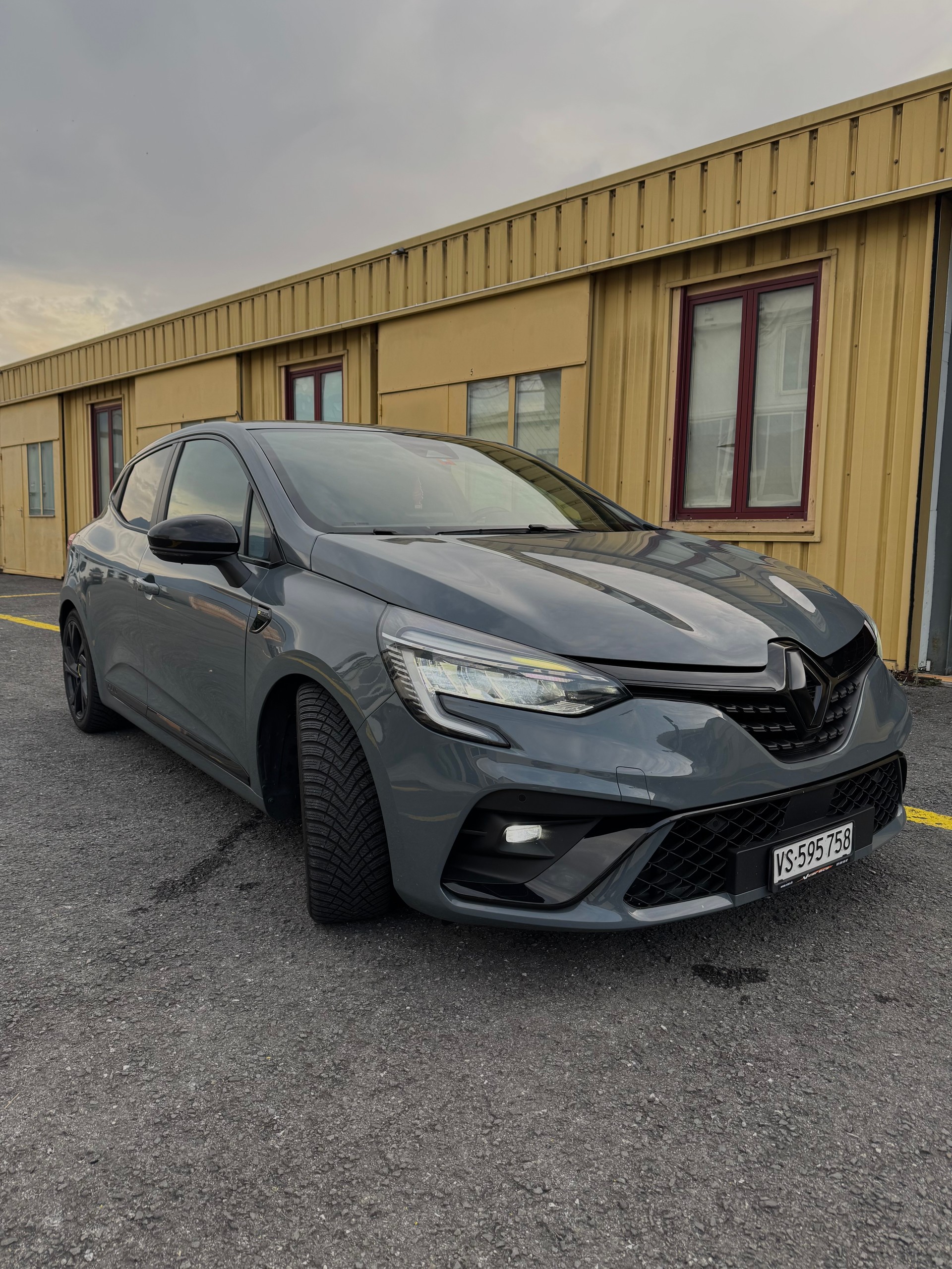 RENAULT 1.3 TCe R.S. Line EDC-image-1