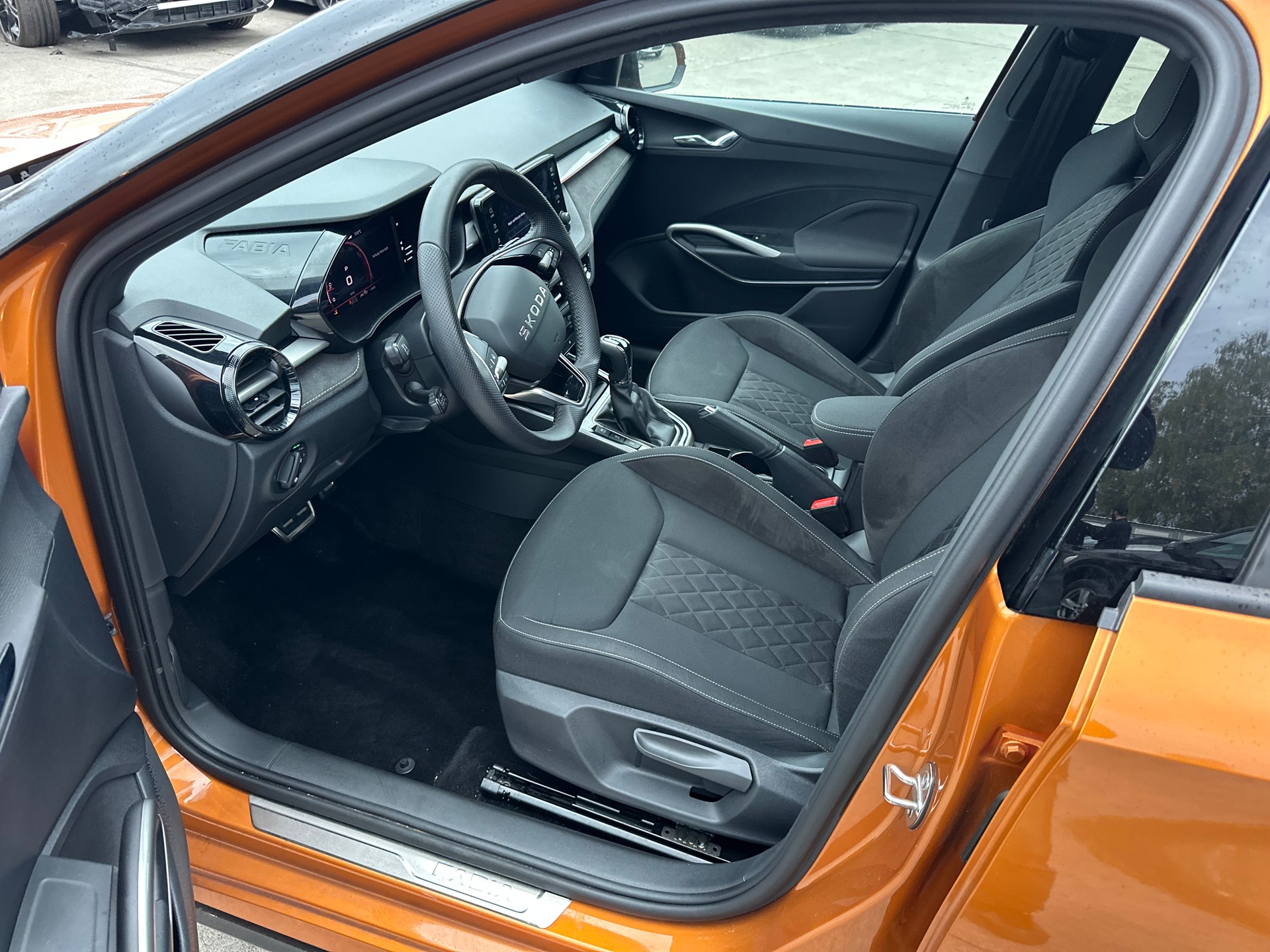 SKODA Fabia 1.5 TSI Monte Carlo DSG-image-8
