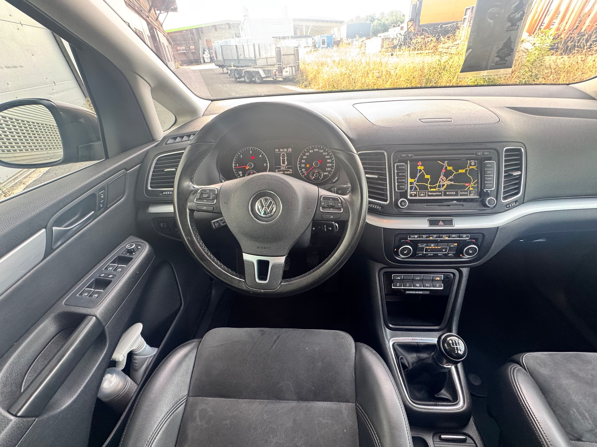 VW Sharan 2.0 TDI BMT Comfortline 4Motion-image-8
