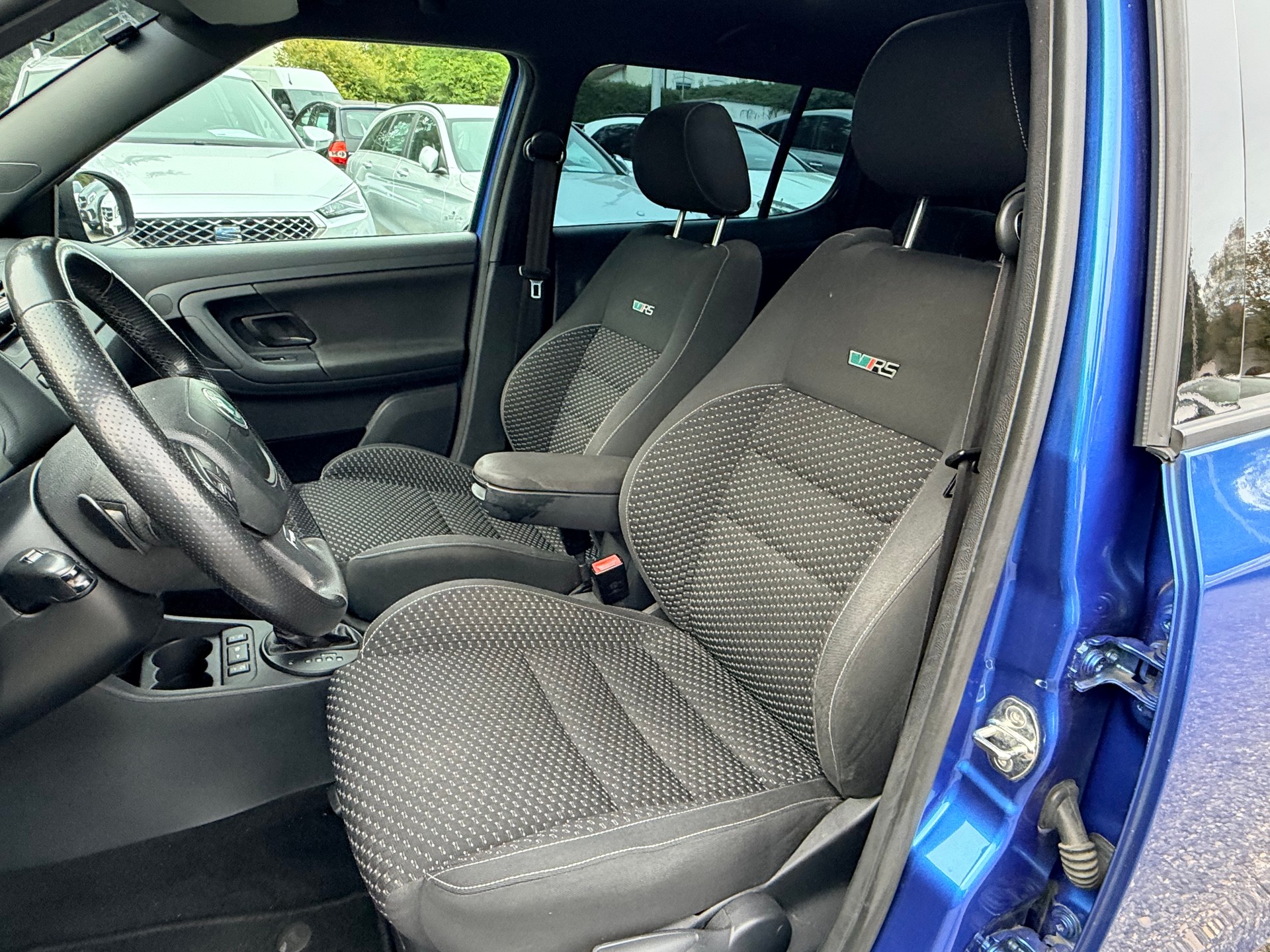SKODA Fabia 1.4 TSI RS DSG-image-15