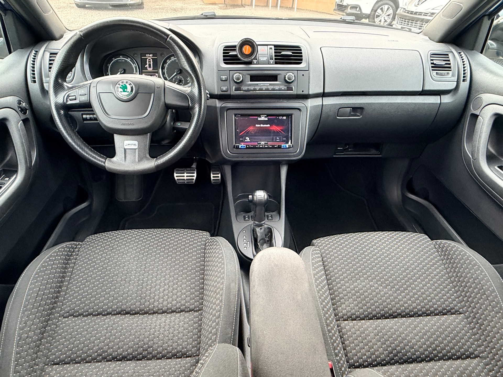 SKODA Fabia 1.4 TSI RS DSG-image-14