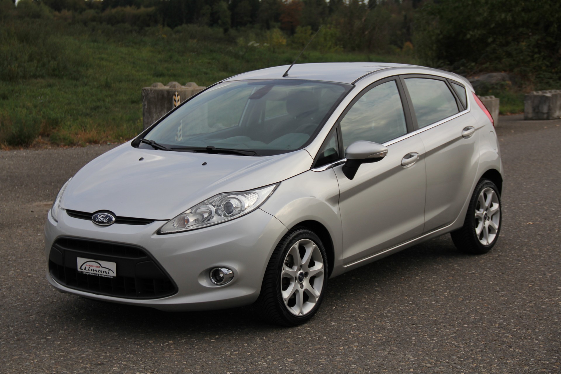 FORD Fiesta 1.6 16V Titanium-showroom-element-1