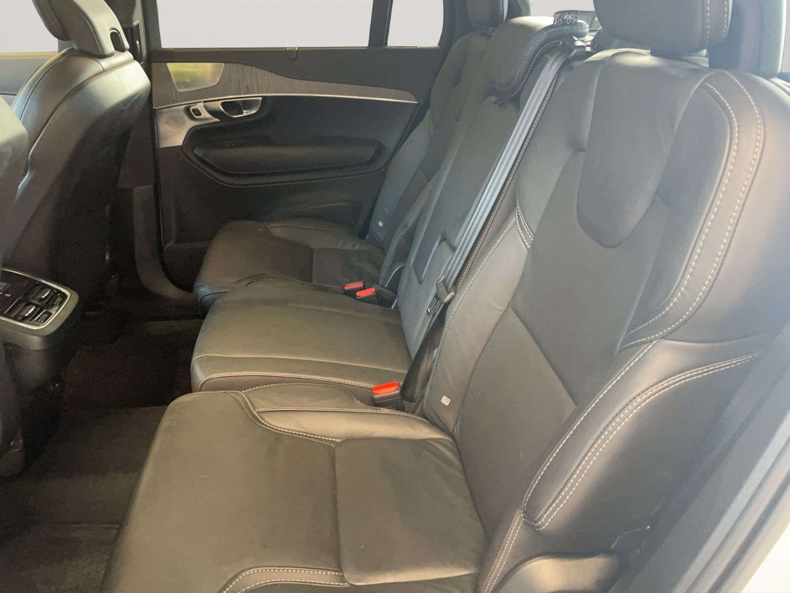 VOLVO XC90 B5 D AWD Inscription-image-7