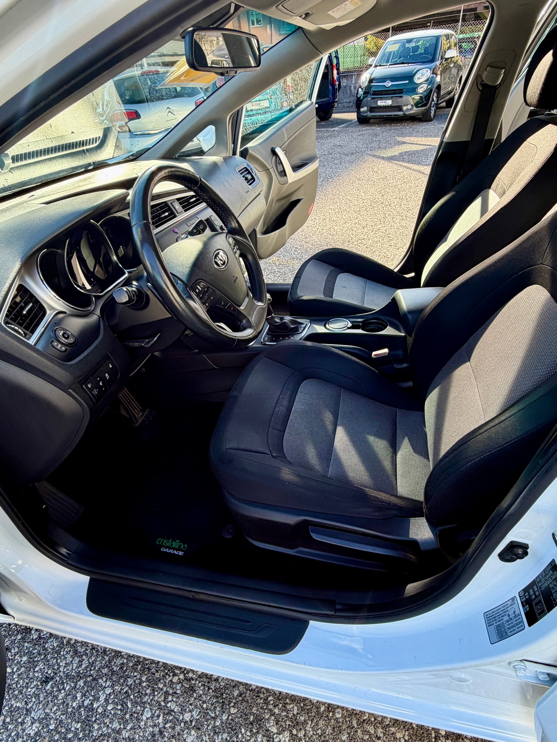 KIA Cee'd 1.6 CRDi Trend DCT-image-8