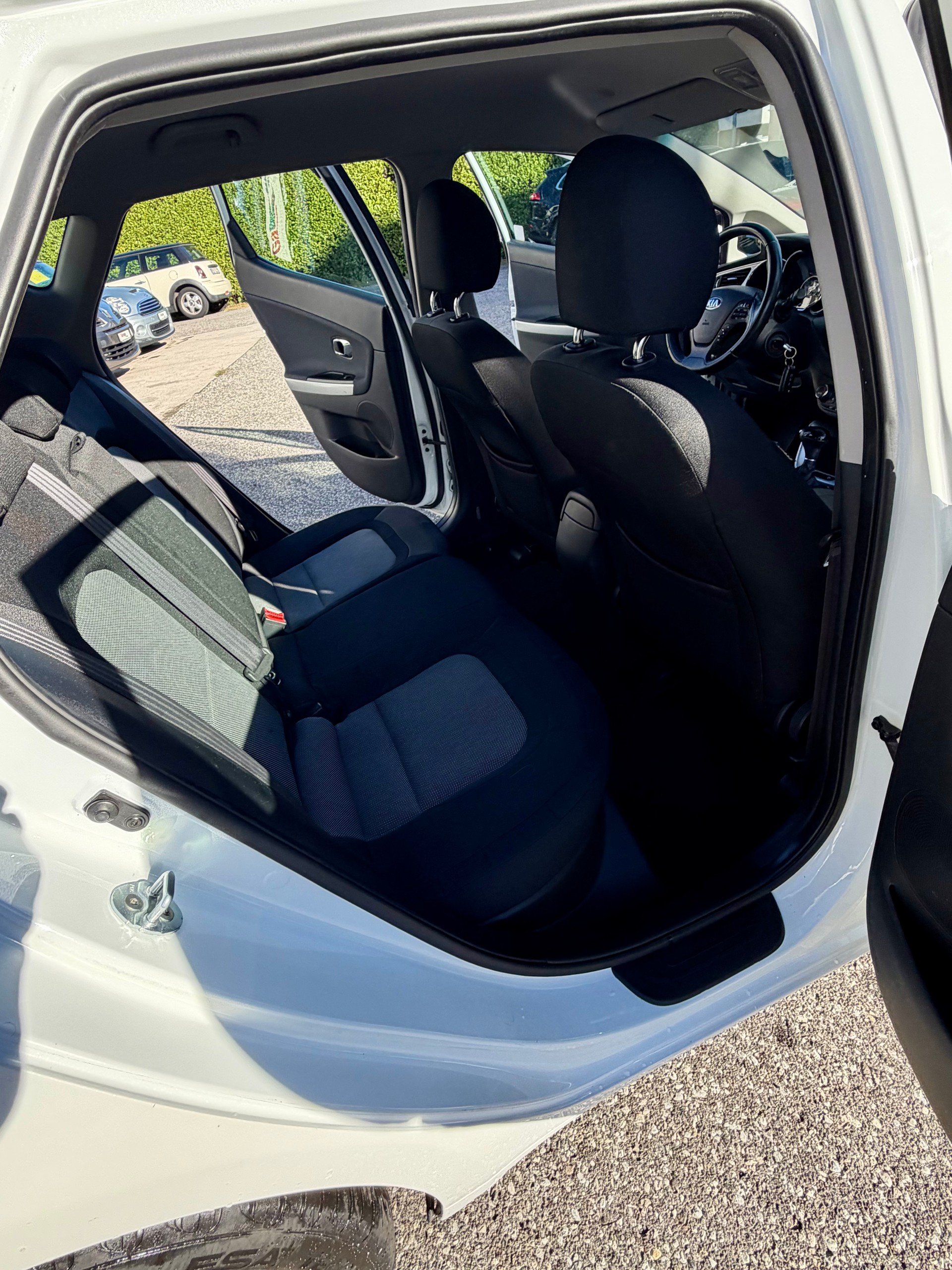 KIA Cee'd 1.6 CRDi Trend DCT-image-7