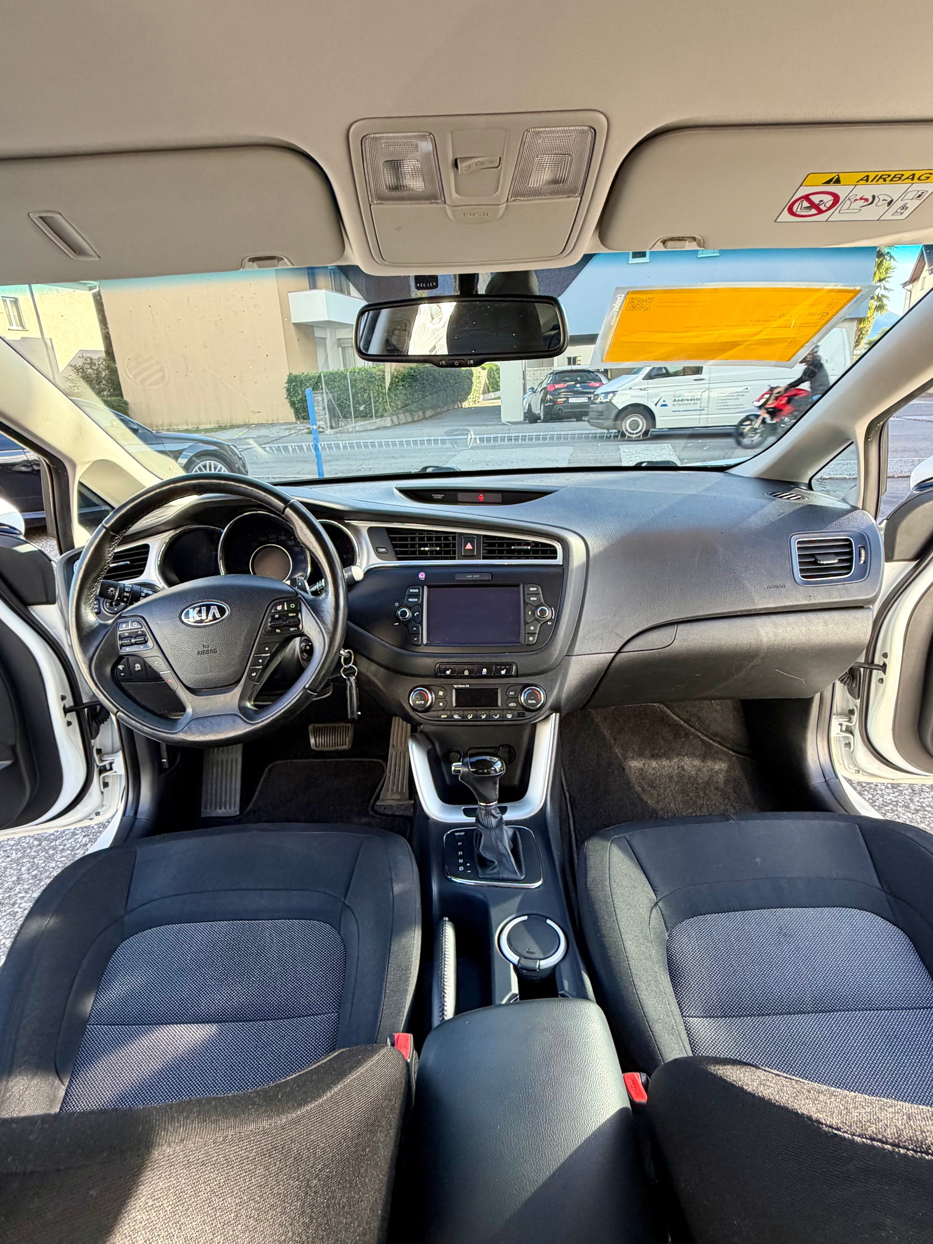 KIA Cee'd 1.6 CRDi Trend DCT-image-10