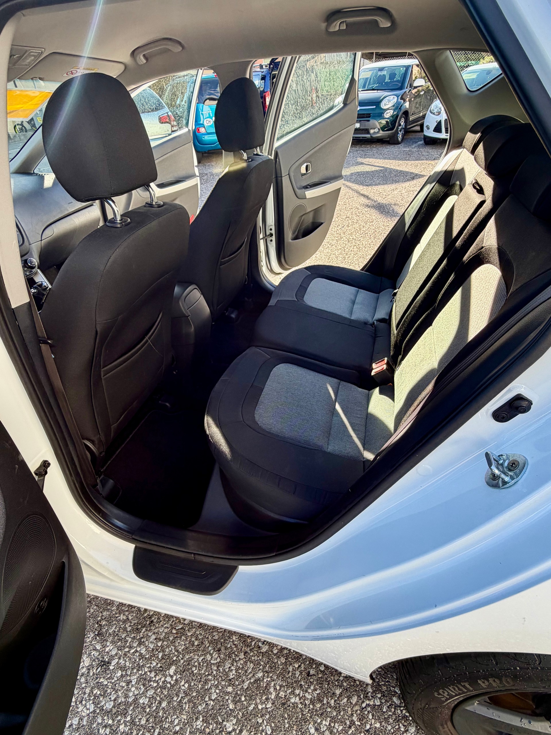 KIA Cee'd 1.6 CRDi Trend DCT-image-9