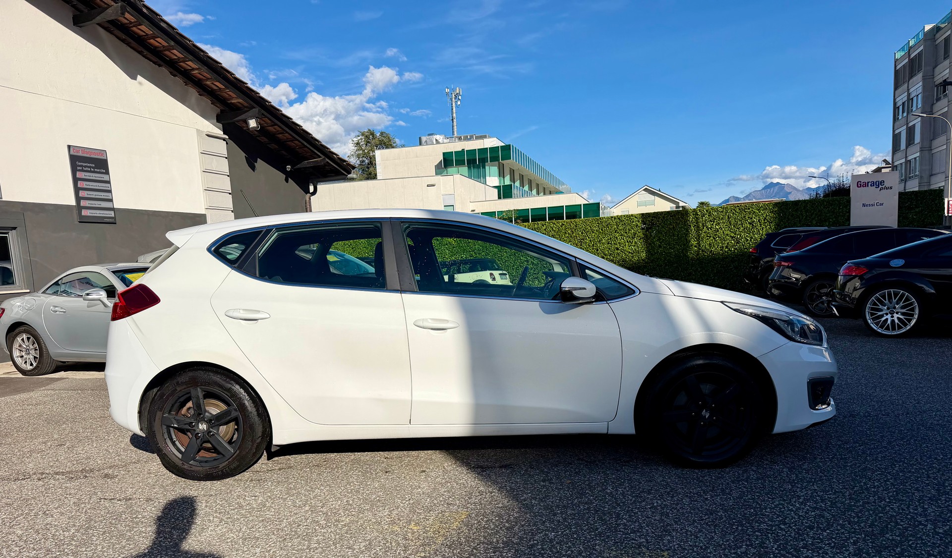 KIA Cee'd 1.6 CRDi Trend DCT-image-2