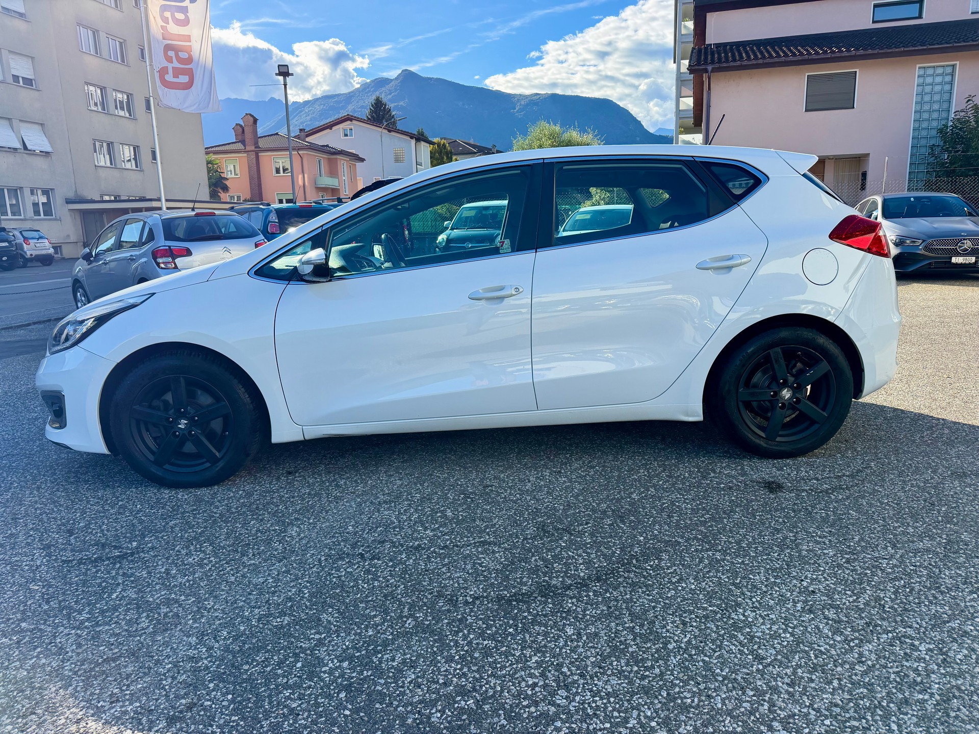 KIA Cee'd 1.6 CRDi Trend DCT-image-5