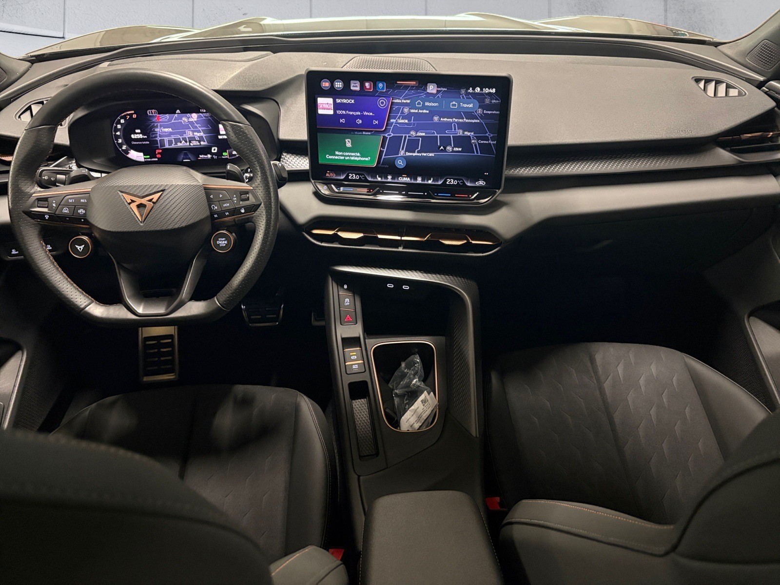 CUPRA Terramar 1.5 eTSI DSG/Caméra 360° / Area View / Intelligent Drive-Paket / Digital Drive-Paket / Paket Edge / Paket 2 "Moon Light-image-11