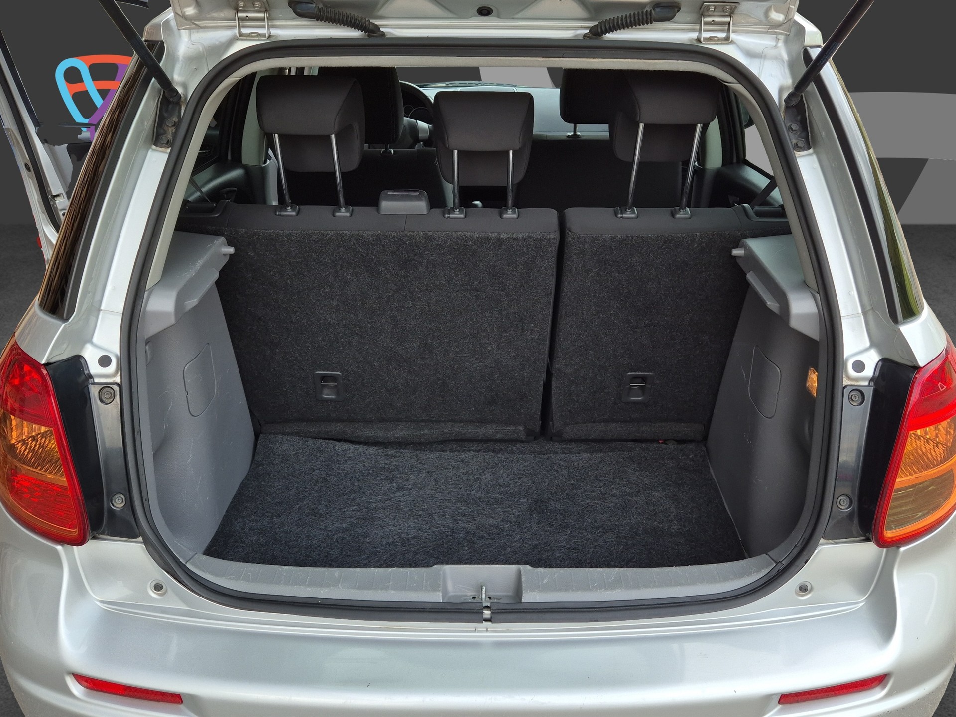 SUZUKI SX4 1.6 16V GL Top Sergio Cellano 4WD AHK 1200kg-image-9