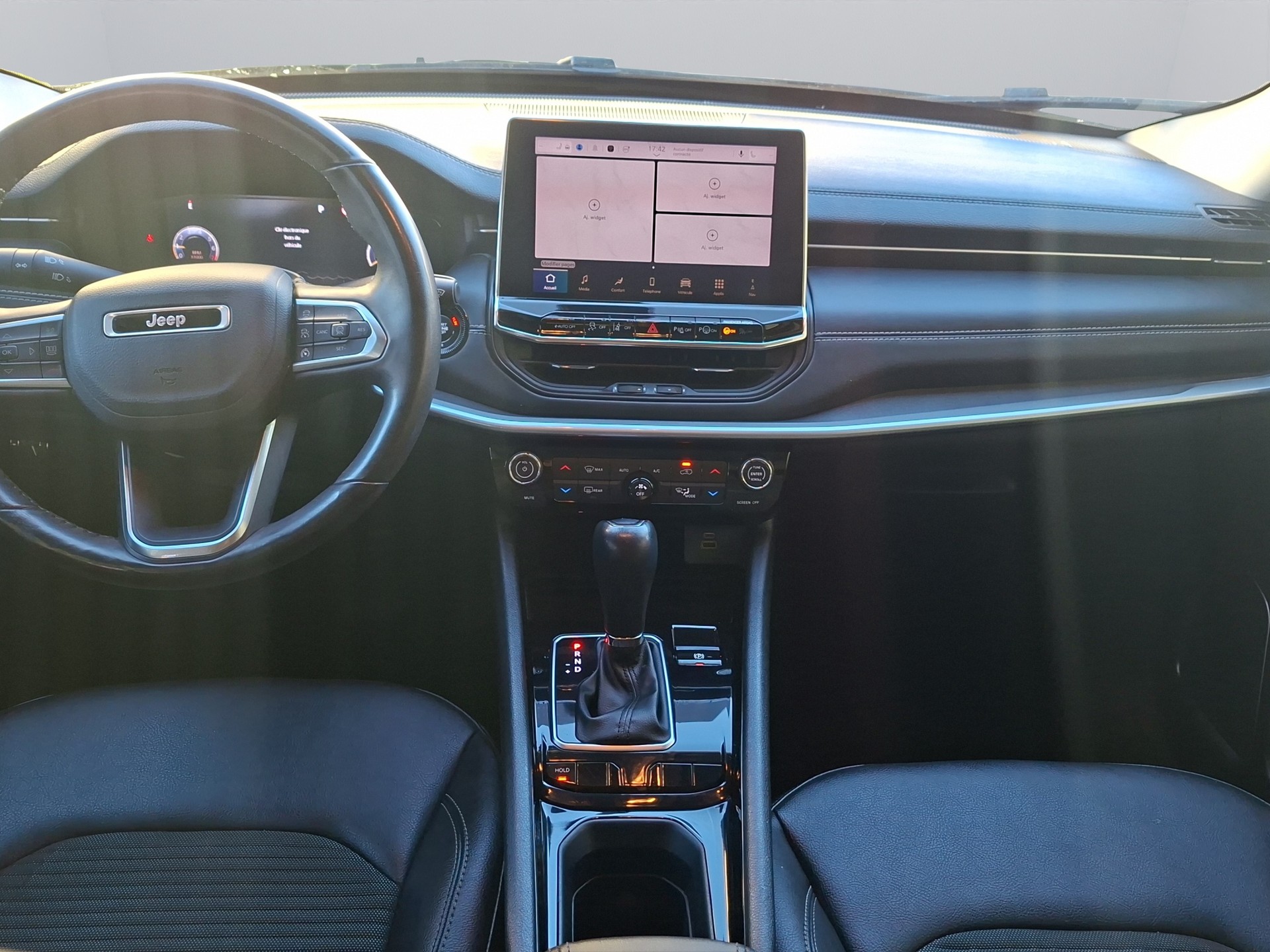 JEEP Compass 4x2 1.5 T MHEV Swiss Limited Plus Sky-image-12