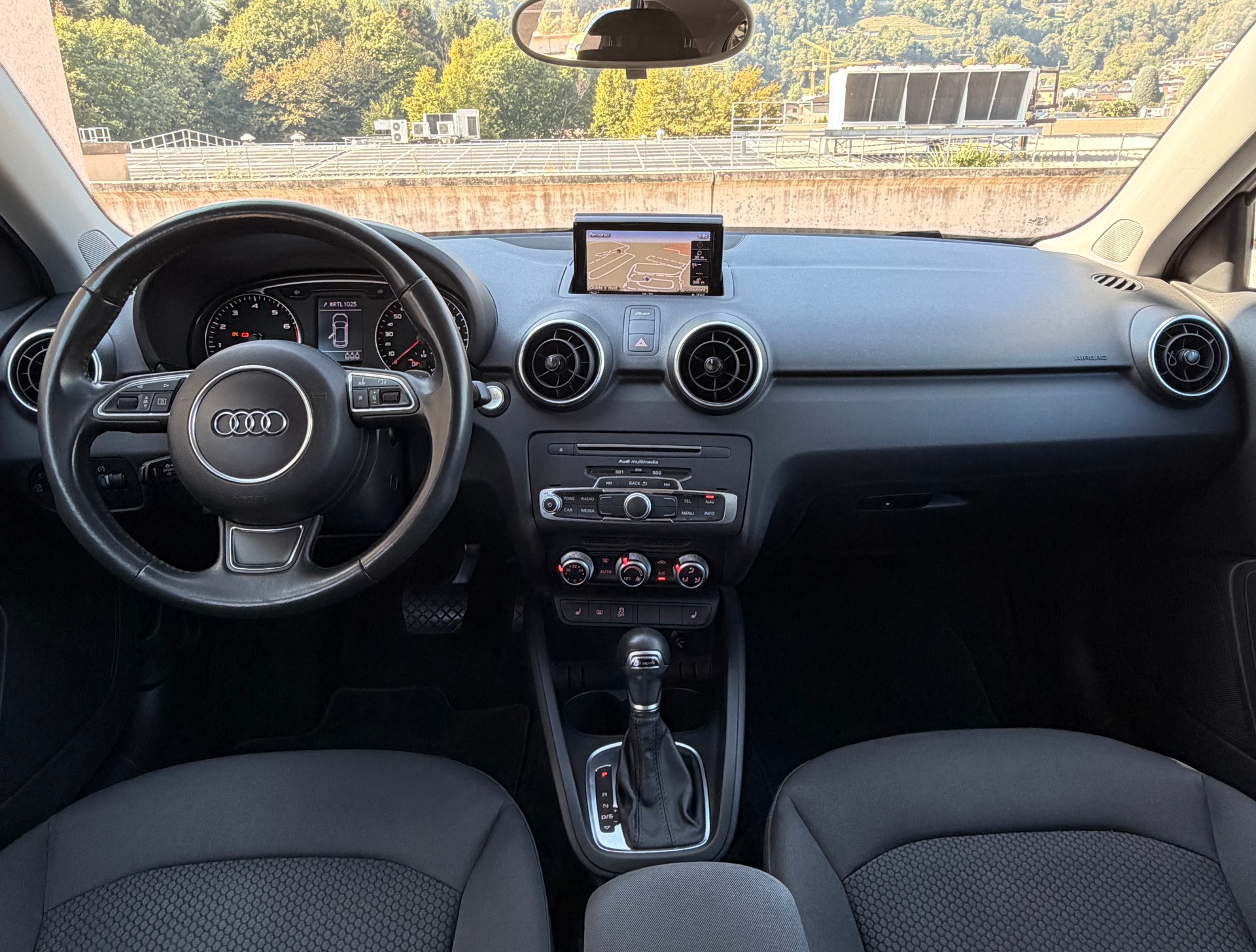 AUDI A1 Sportback 1.0 TFSI Sport S-tronic-image-11