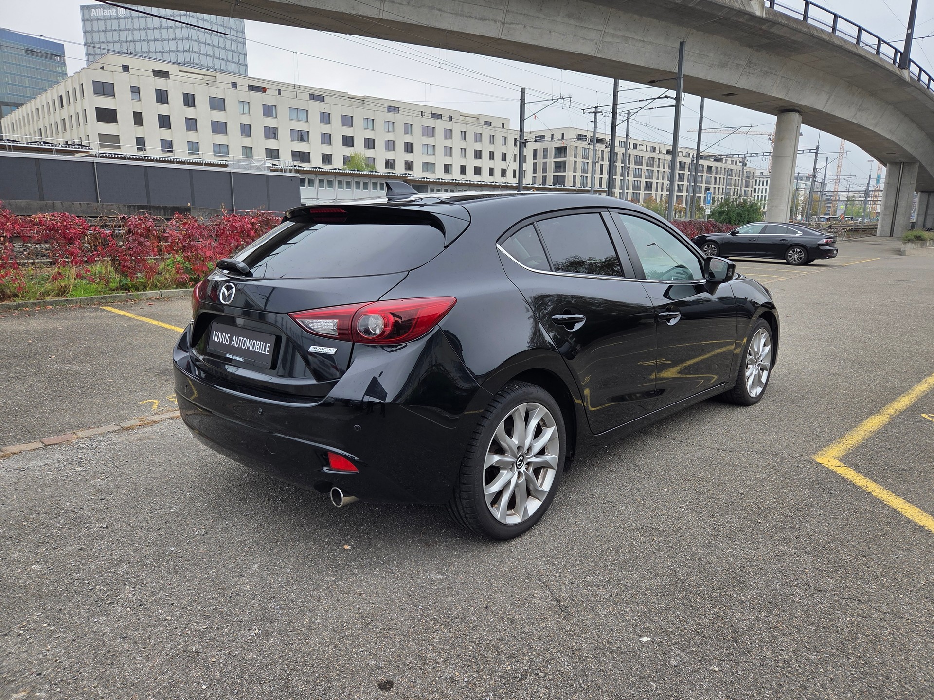 MAZDA 3 2.2 16V CD Ambition Plus-image-5