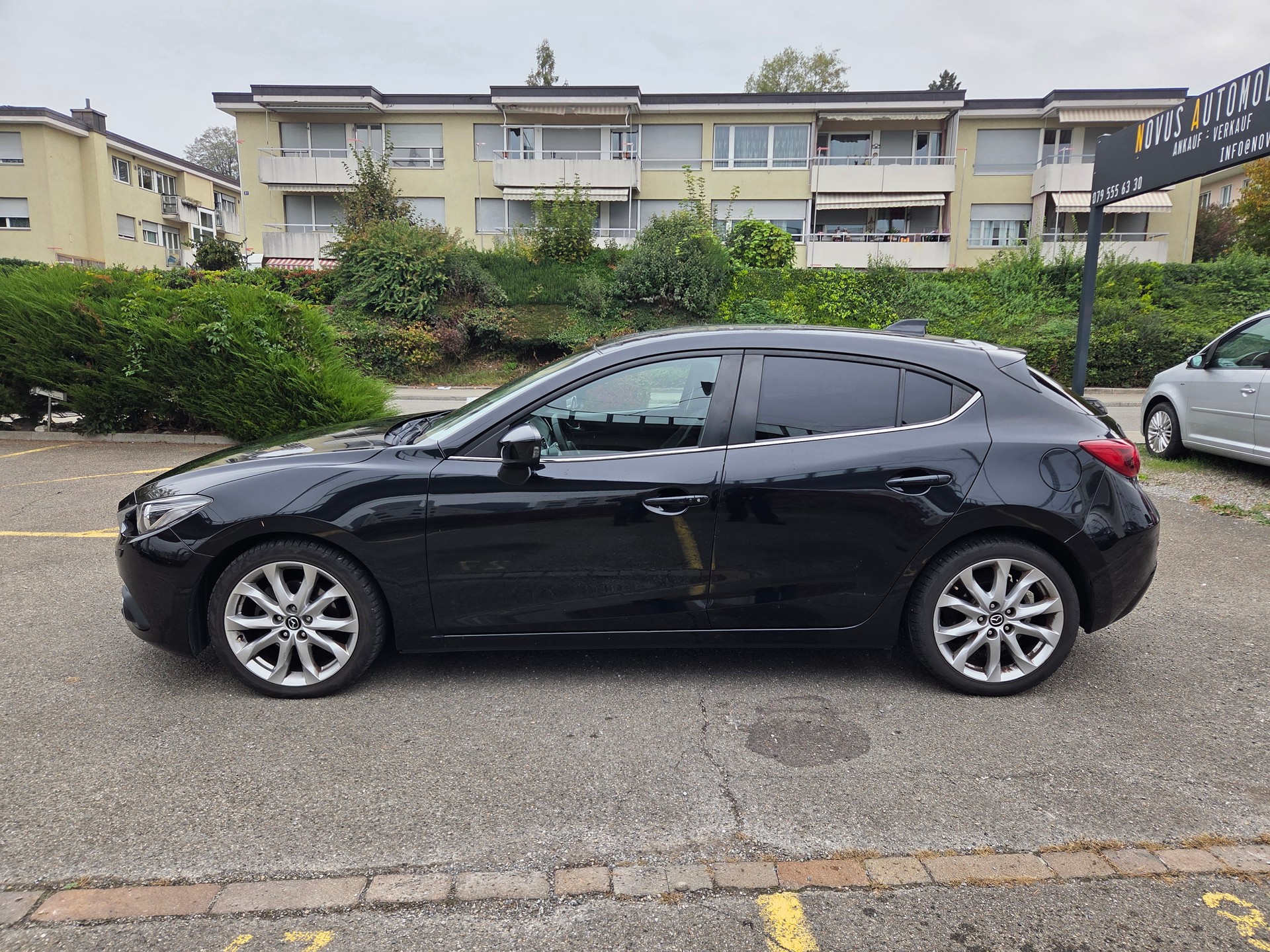 MAZDA 3 2.2 16V CD Ambition Plus-showroom-element-2