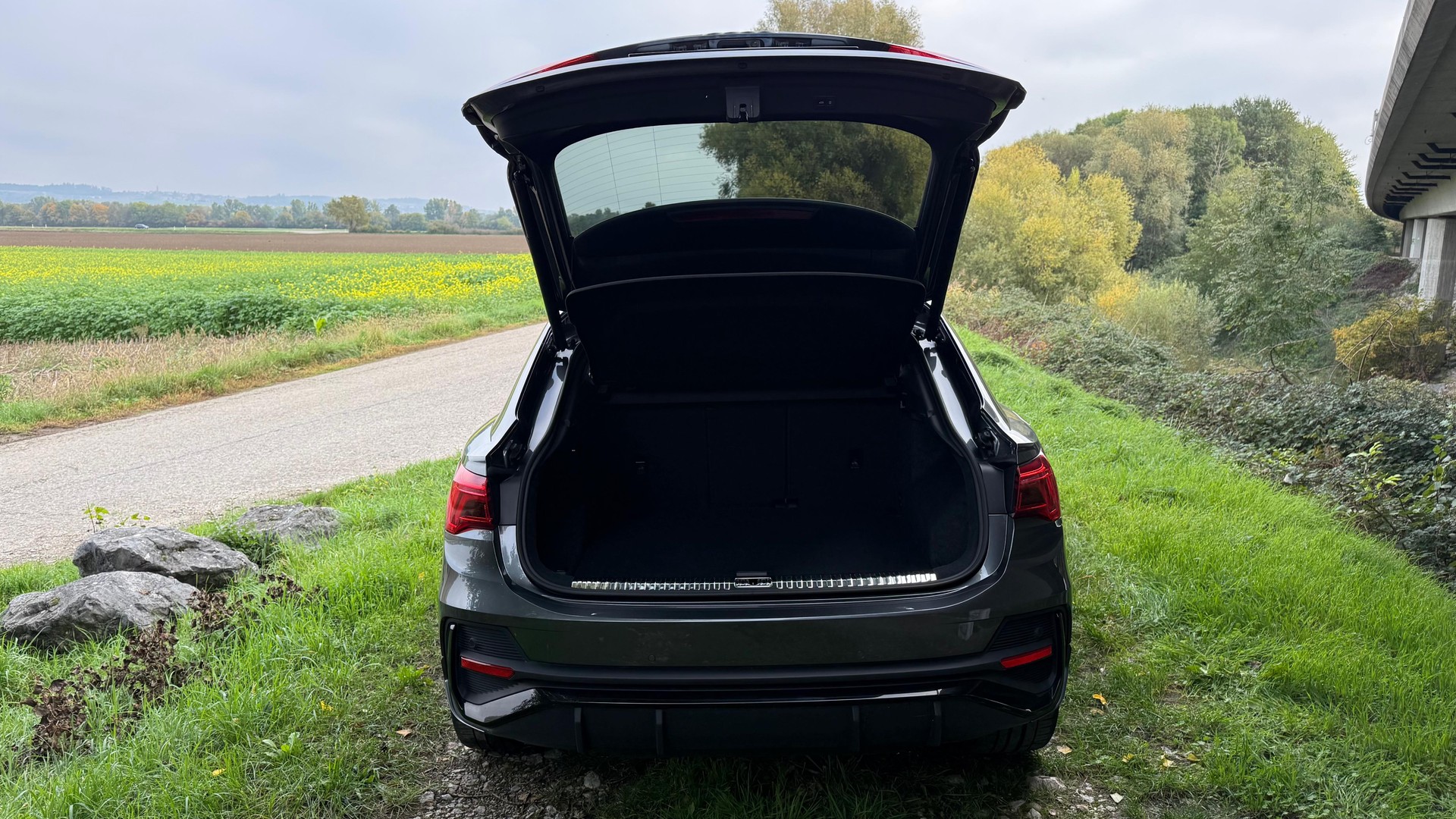AUDI Q3 Sportback 45 TFSI S line quattro S-tronic-image-15