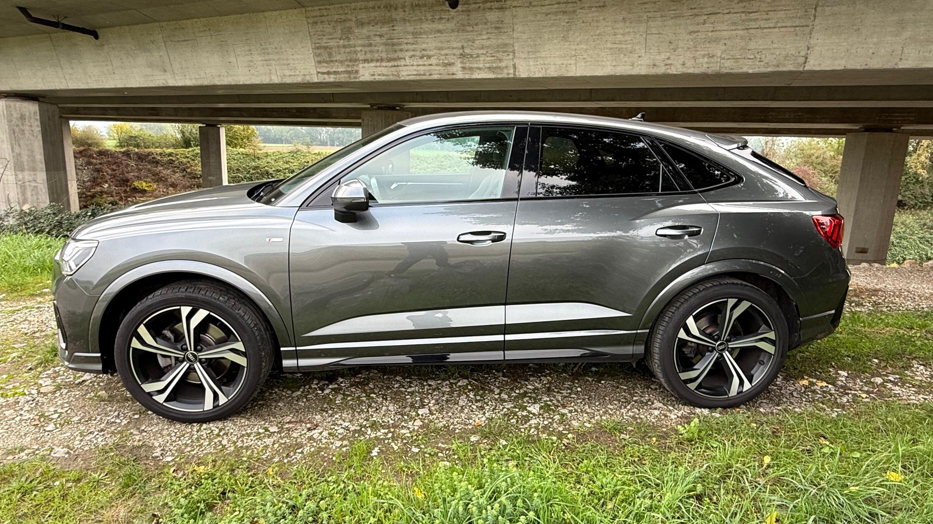 AUDI Q3 Sportback 45 TFSI S line quattro S-tronic-image-1