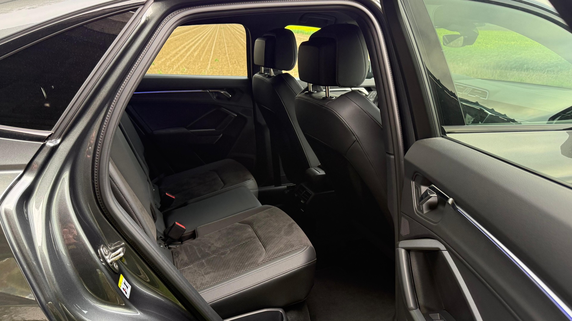 AUDI Q3 Sportback 45 TFSI S line quattro S-tronic-image-12