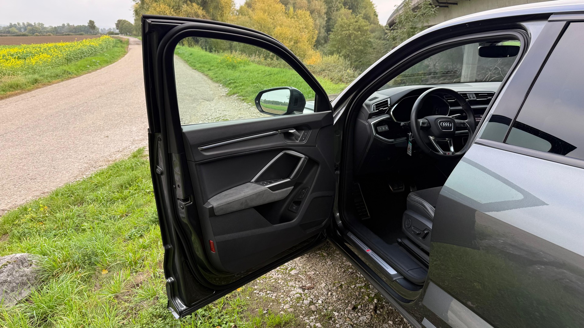 AUDI Q3 Sportback 45 TFSI S line quattro S-tronic-image-19