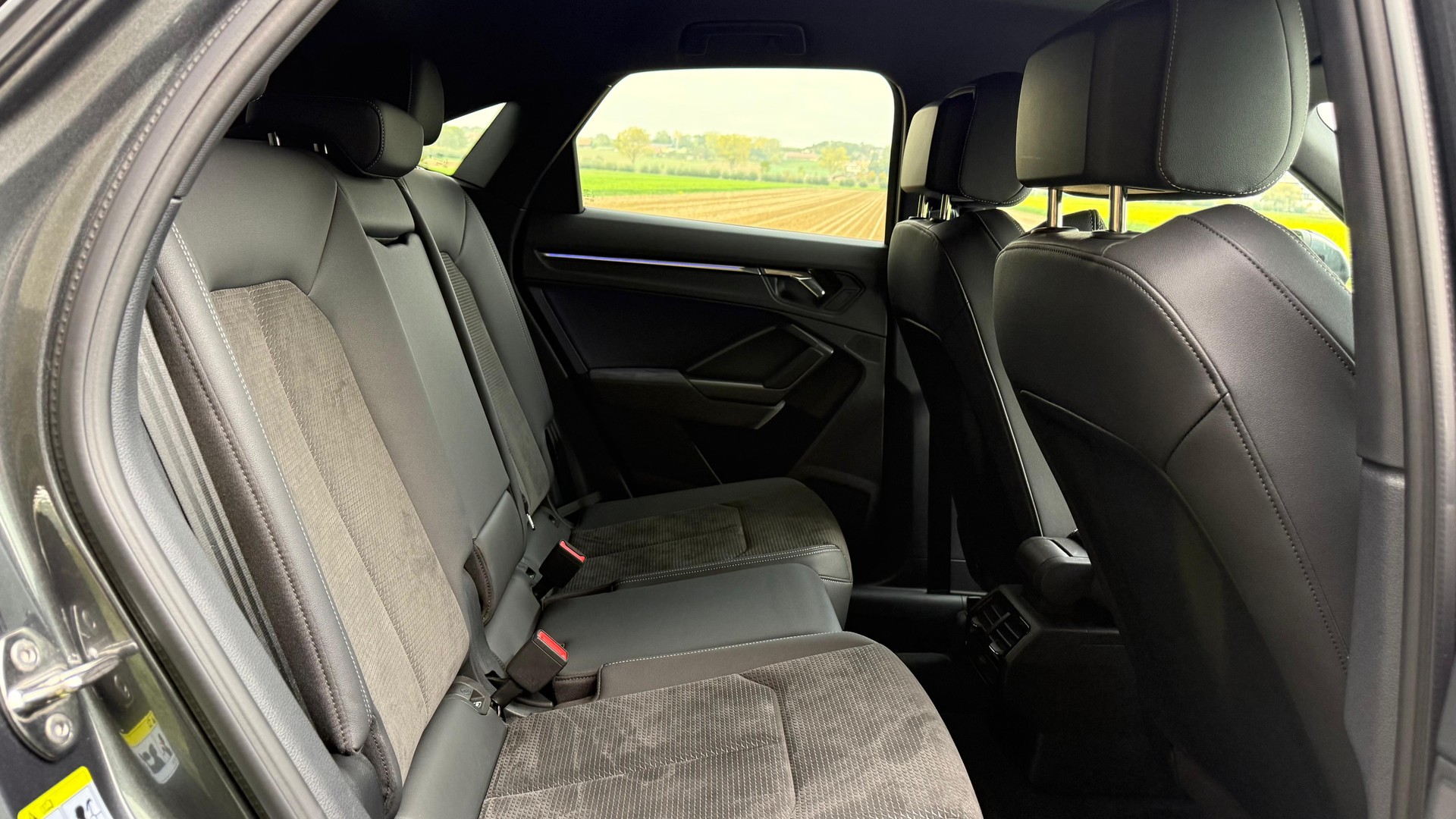 AUDI Q3 Sportback 45 TFSI S line quattro S-tronic-image-13