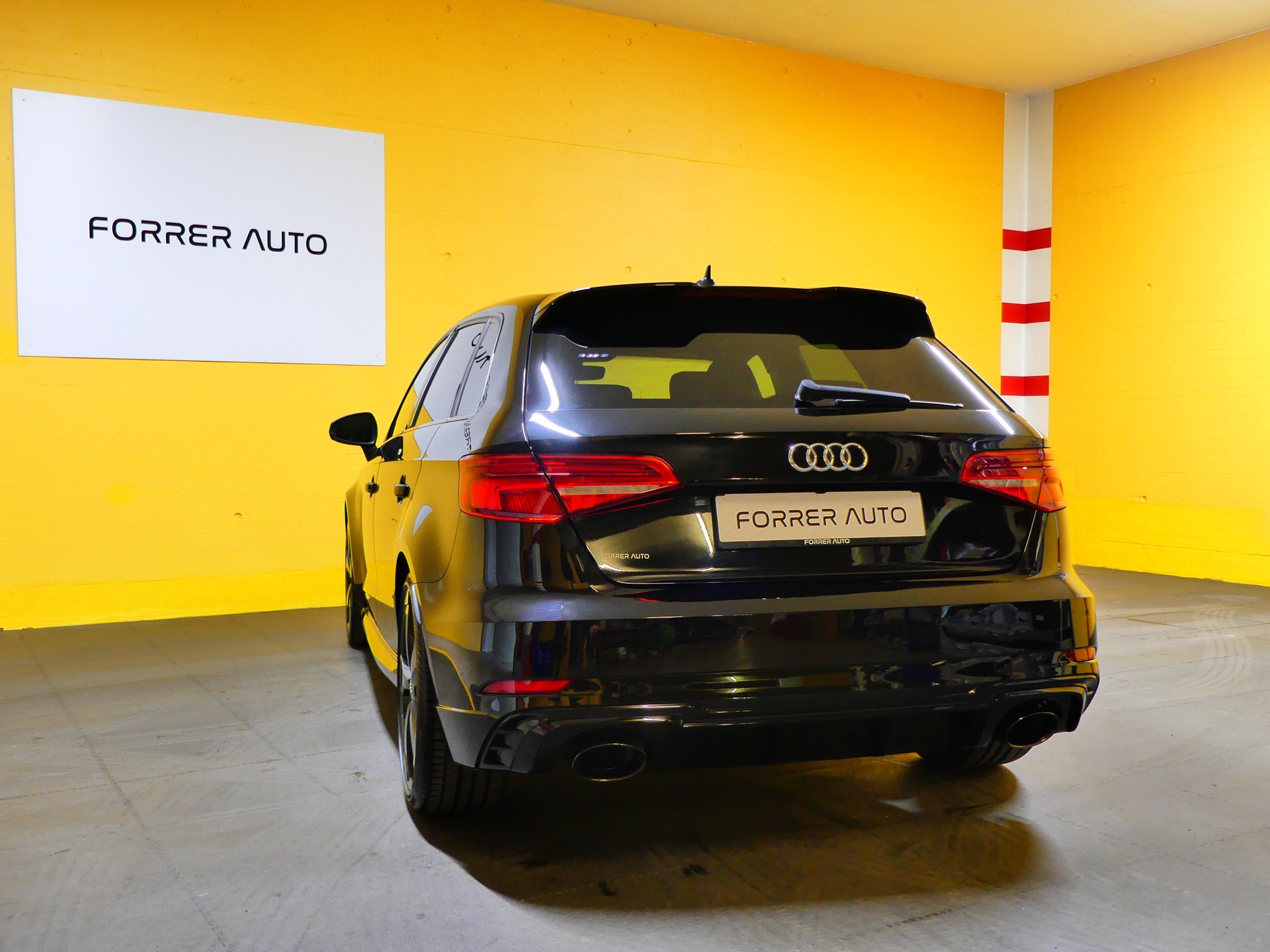 AUDI RS3 Sportback 2.5 TSI quattro S-tronic-image-4