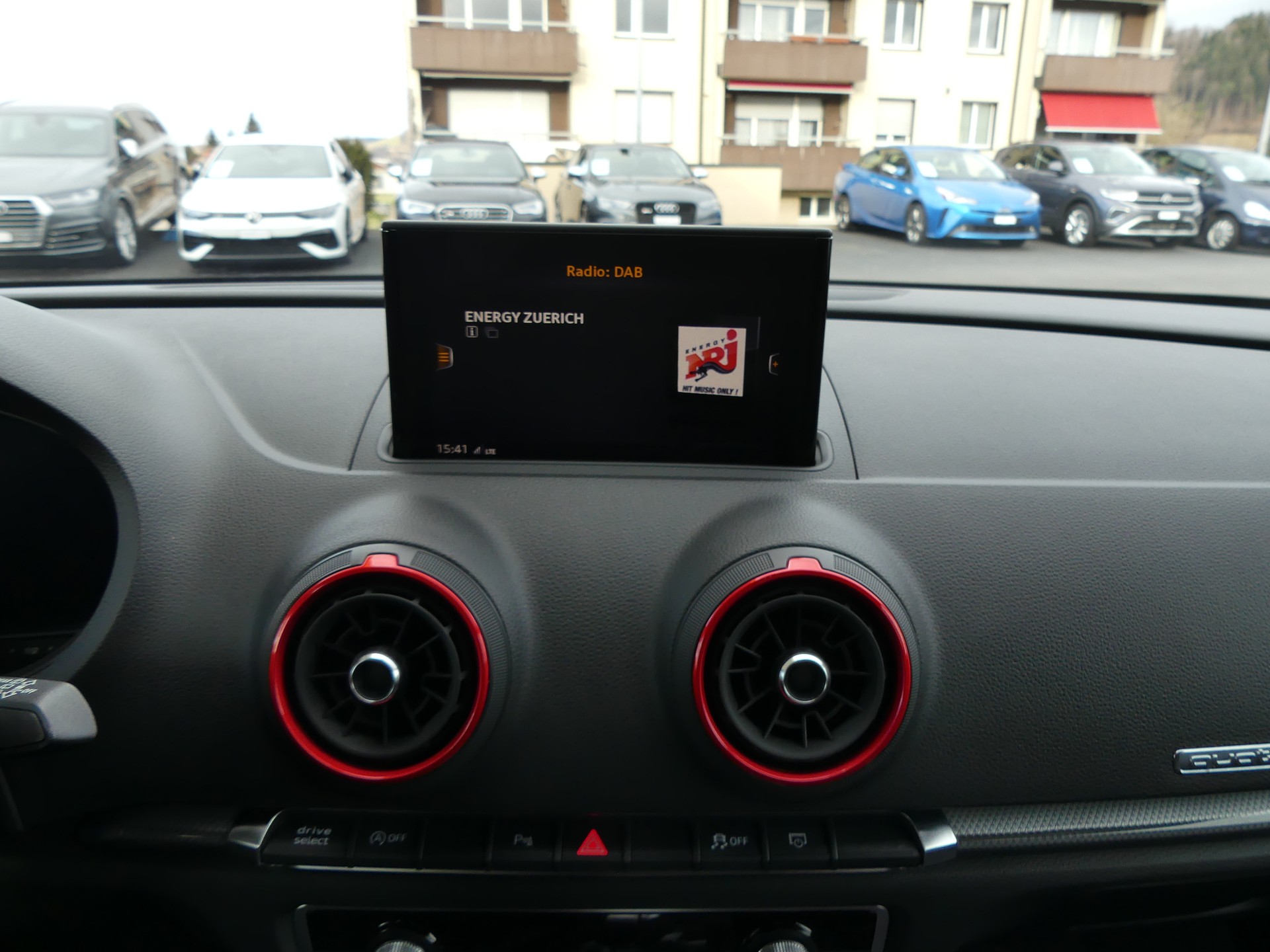 AUDI RS3 Sportback 2.5 TSI quattro S-tronic-image-14