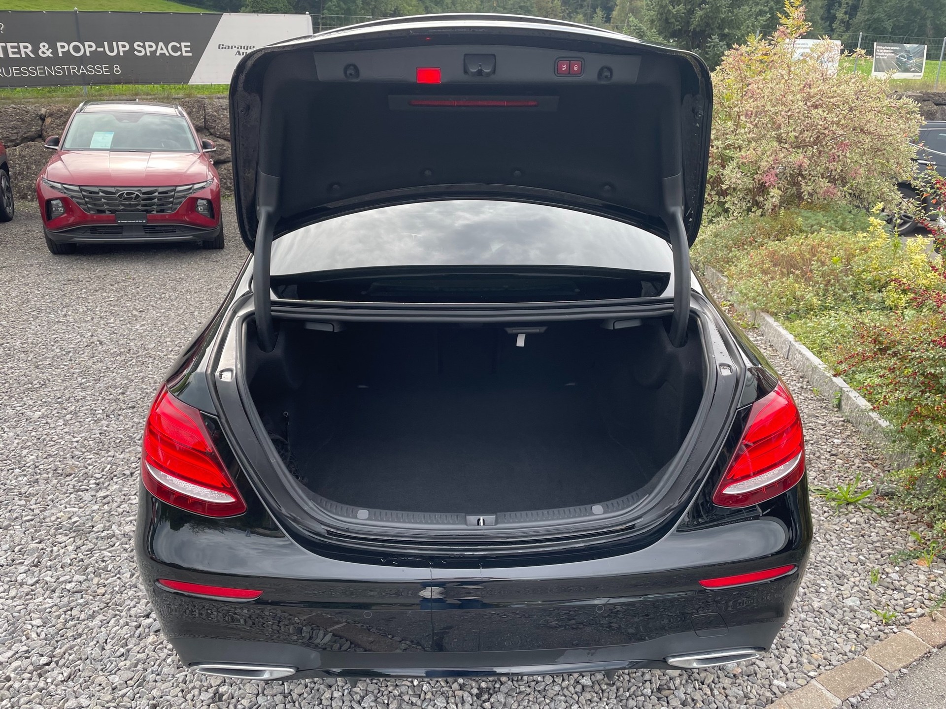 MERCEDES-BENZ E 350 d AMG Line 9G-Tronic-image-2