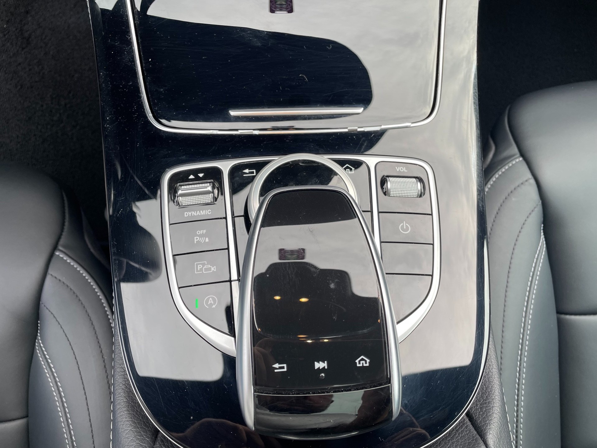 MERCEDES-BENZ E 350 d AMG Line 9G-Tronic-image-12