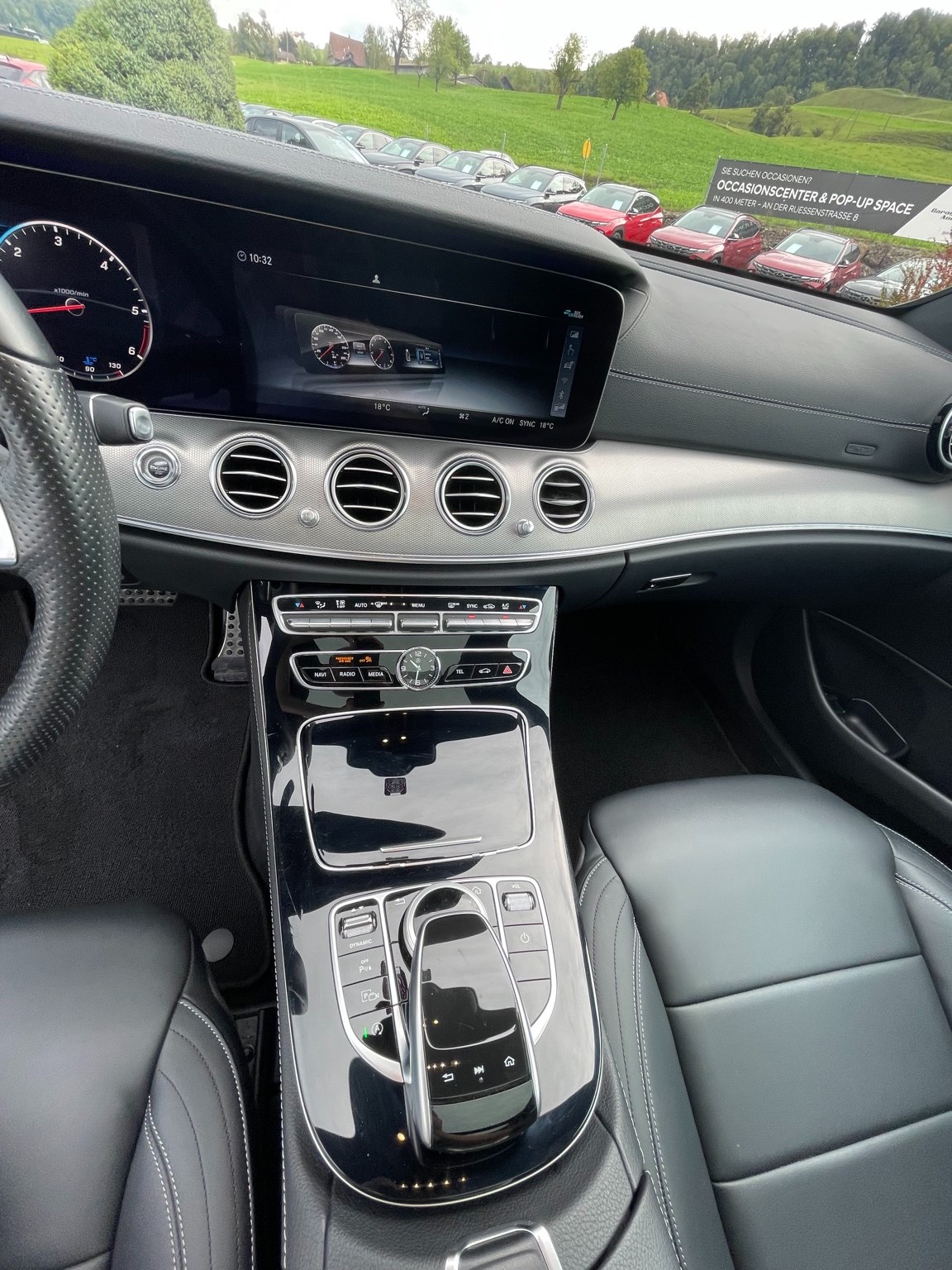 MERCEDES-BENZ E 350 d AMG Line 9G-Tronic-image-14