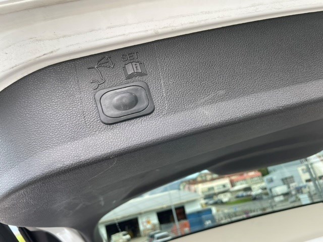 FORD Kuga 2.0 TDCi Titanium 4WD PowerShift-image-8