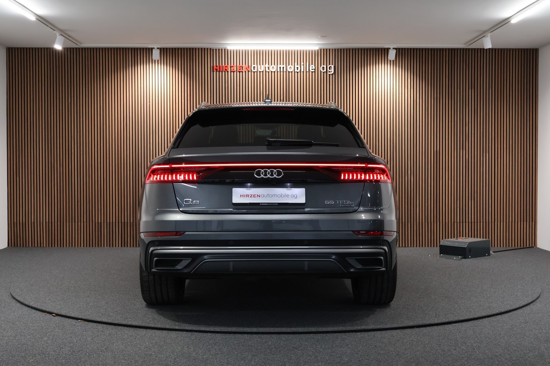 AUDI Q8 55 TFSI e quattro PHEV tiptronic-image-3
