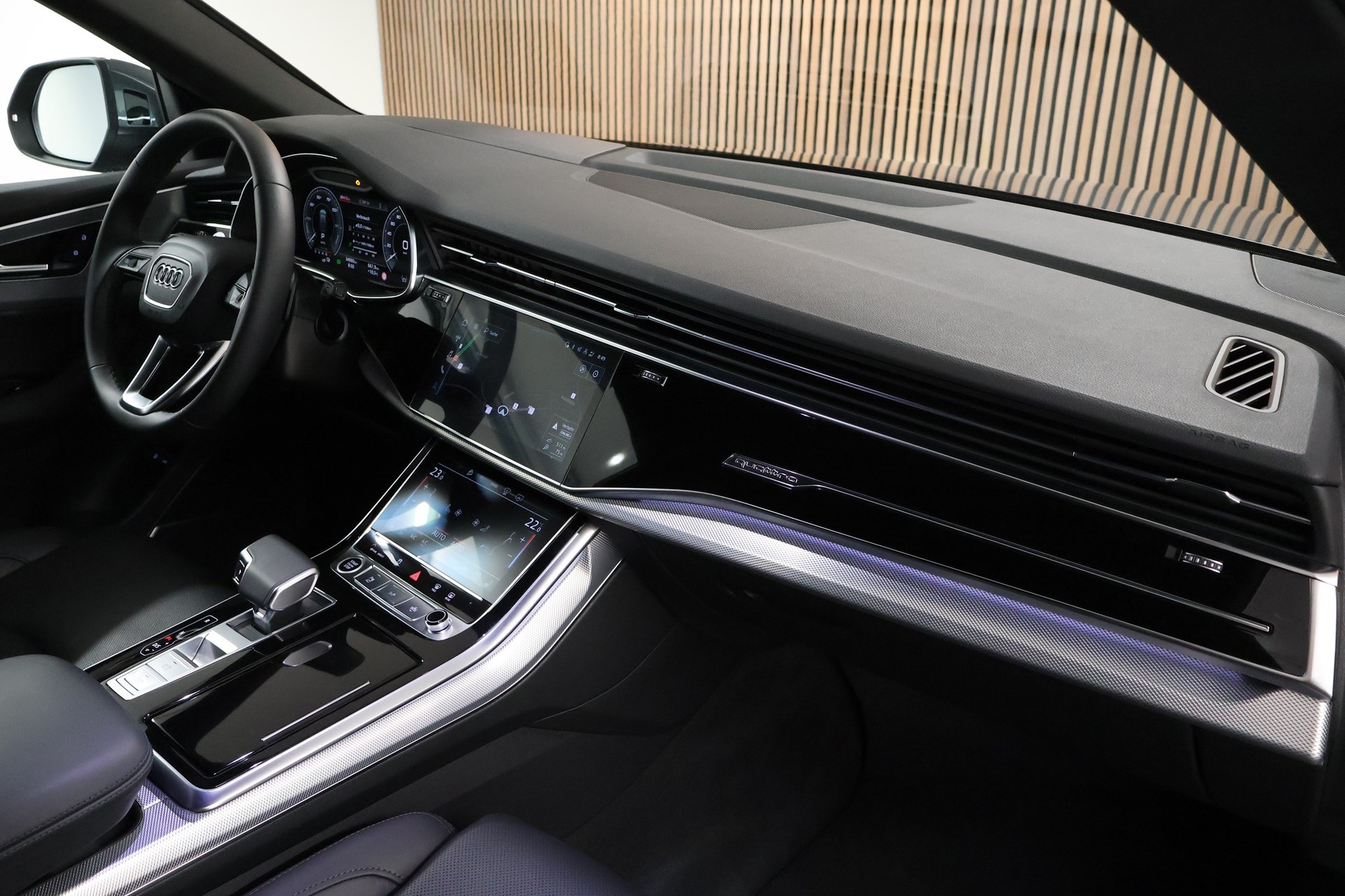 AUDI Q8 55 TFSI e quattro PHEV tiptronic-image-12