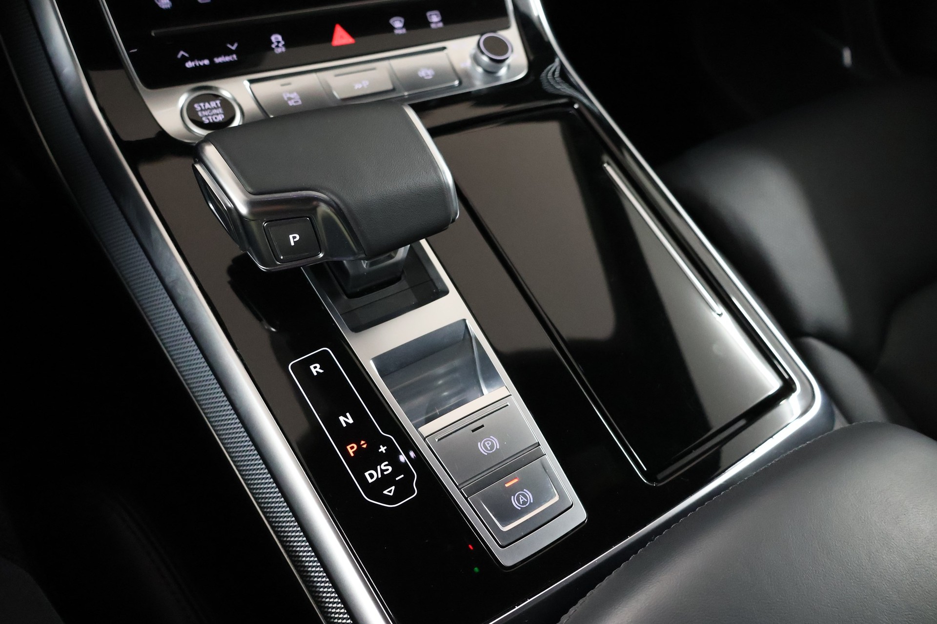 AUDI Q8 55 TFSI e quattro PHEV tiptronic-image-21