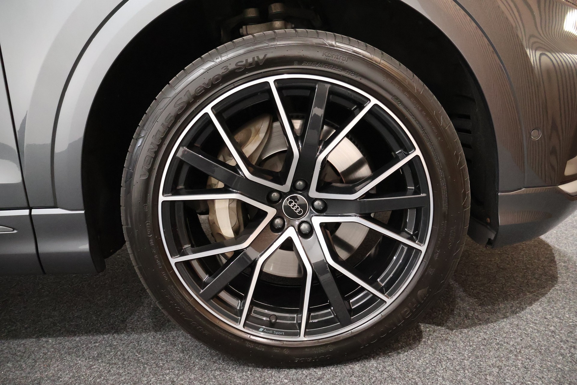 AUDI Q8 55 TFSI e quattro PHEV tiptronic-image-28
