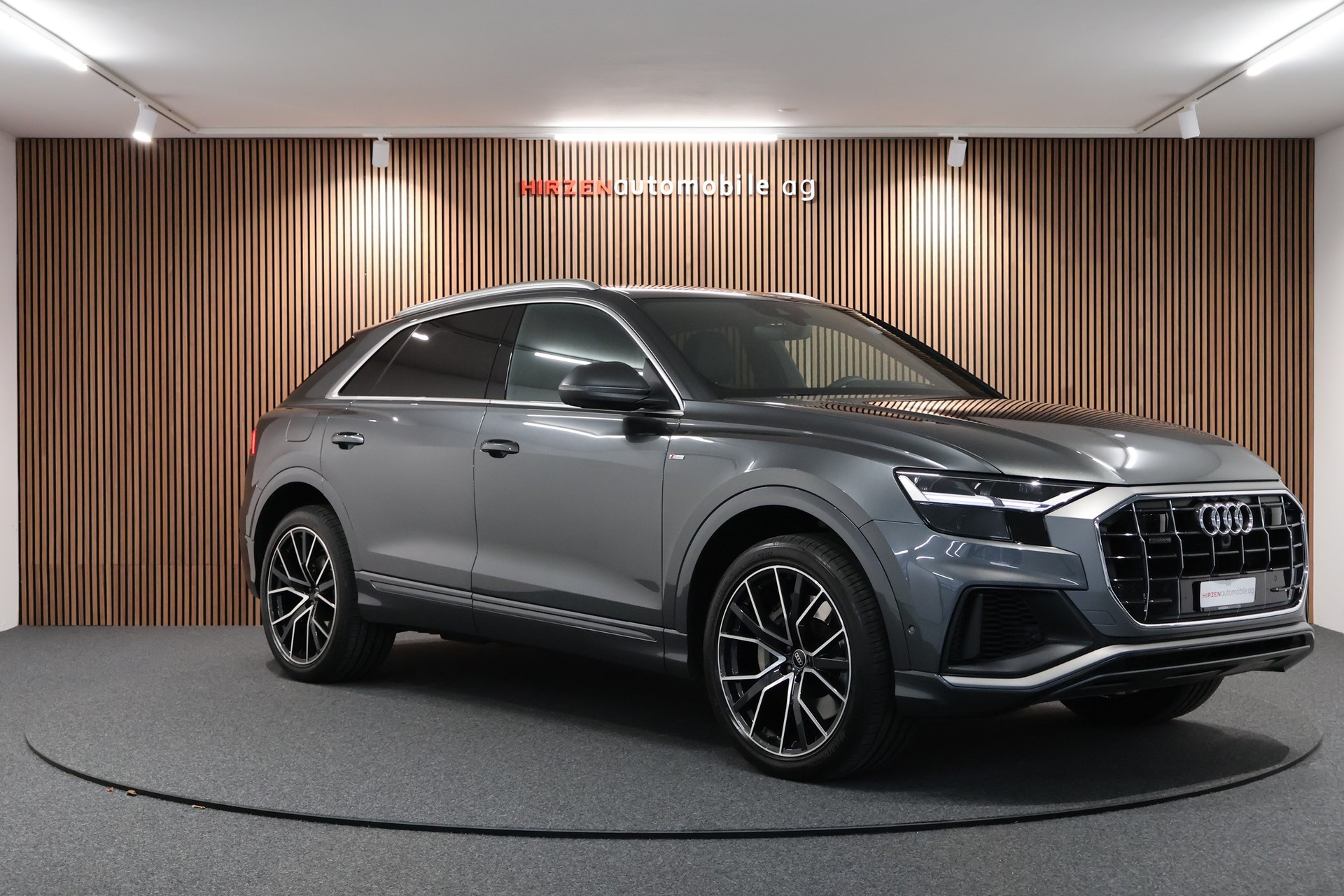 AUDI Q8 55 TFSI e quattro PHEV tiptronic-image-6
