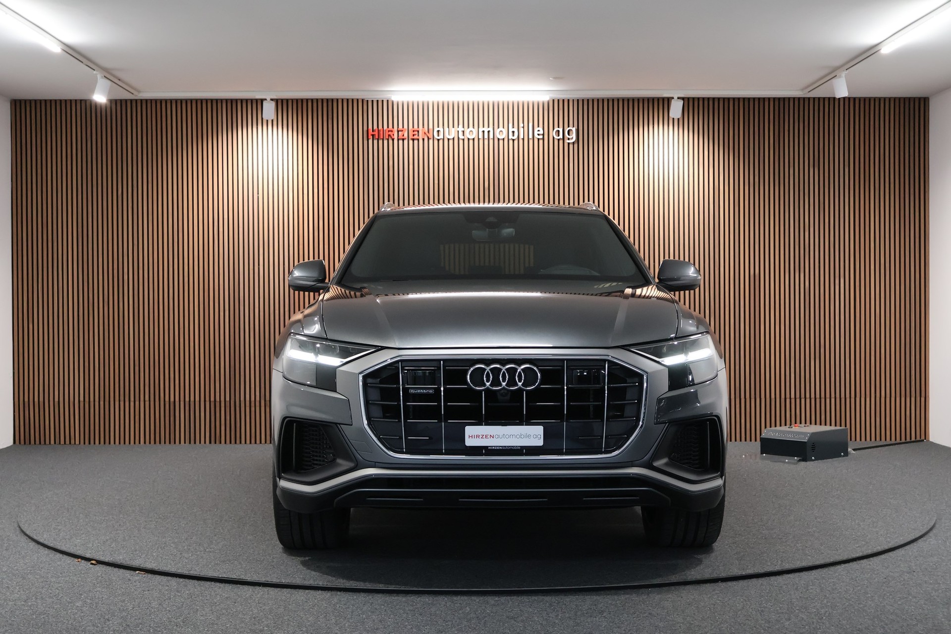 AUDI Q8 55 TFSI e quattro PHEV tiptronic-image-7