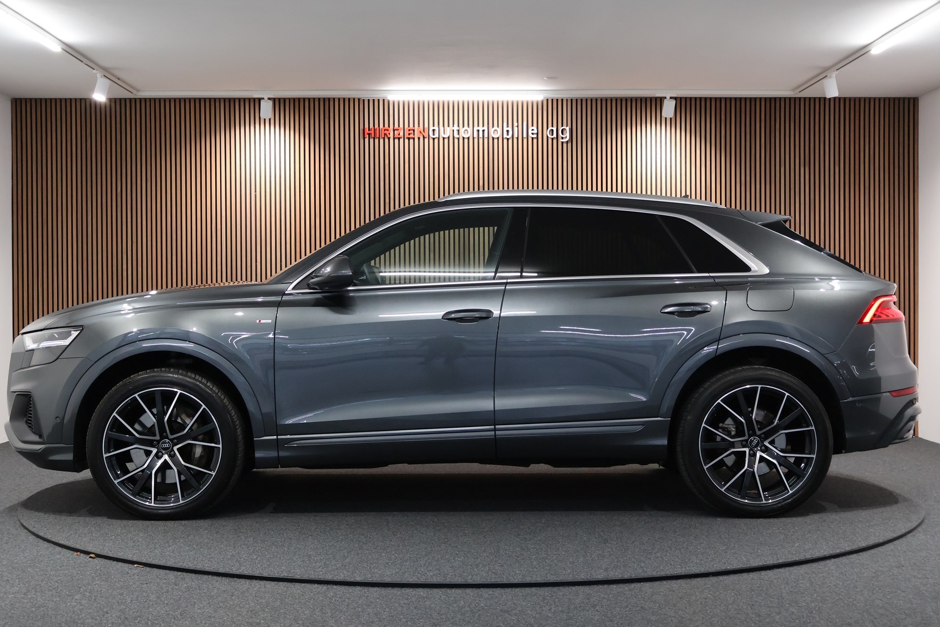 AUDI Q8 55 TFSI e quattro PHEV tiptronic-image-1