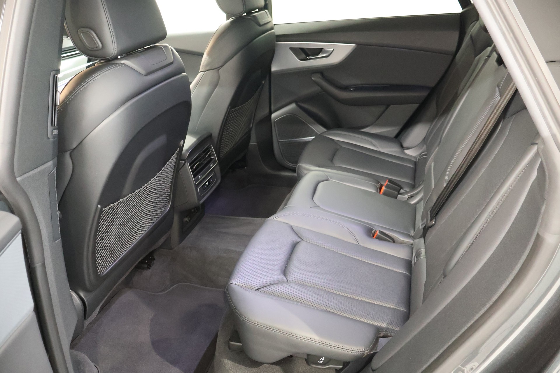 AUDI Q8 55 TFSI e quattro PHEV tiptronic-image-10