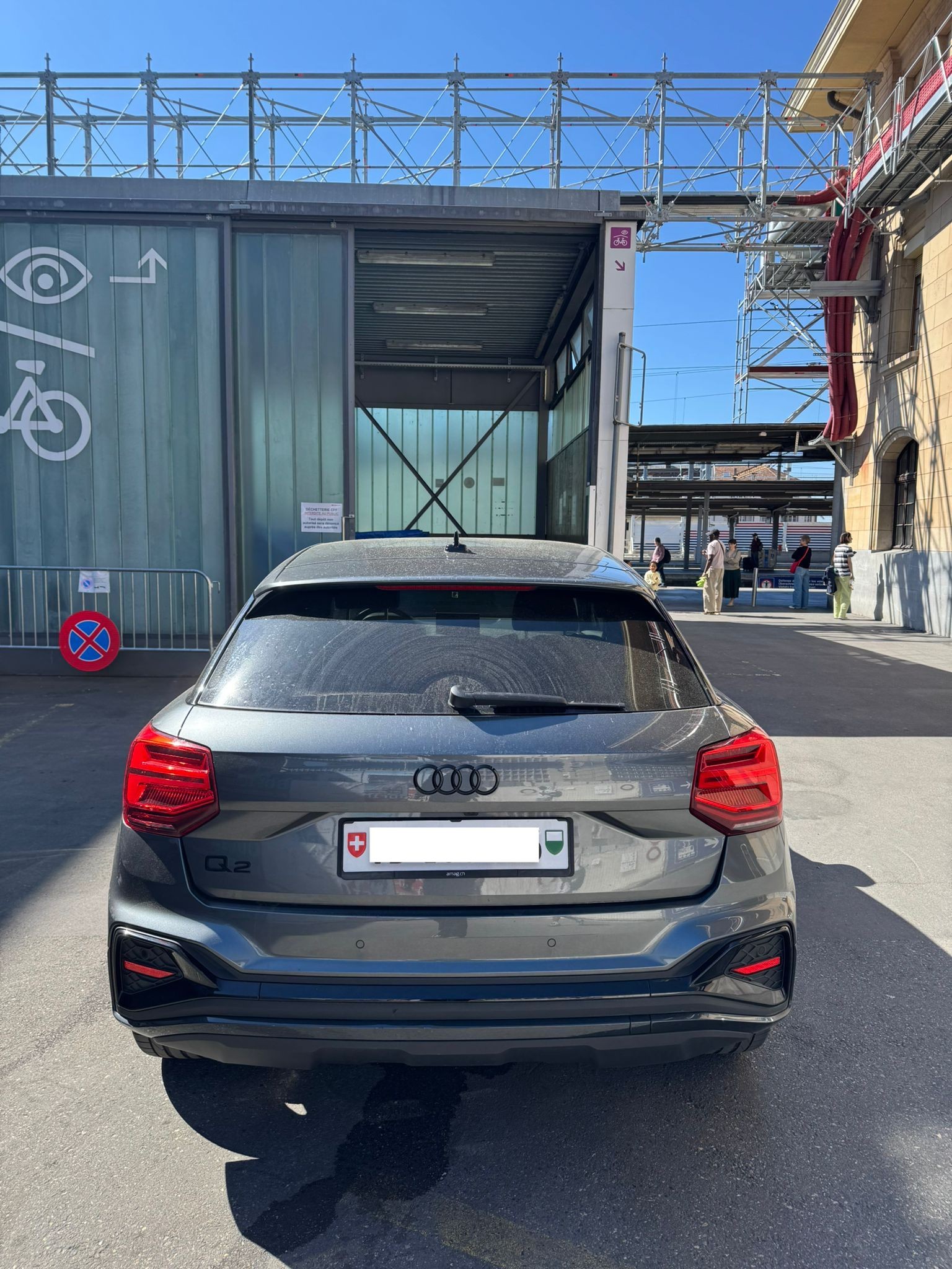 AUDI Q2 35 TFSI S Line-image-1