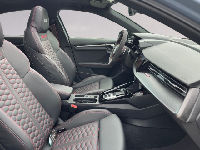 AUDI LA VOITURE COMPACTE HAUT DE GAMME ULTIME - LIMITED ABT RS3-R DISPOSE DE 500 CH ET D’UN ENSEMBLE AÉRODYNAMIQUE EN CARBONE-image-16