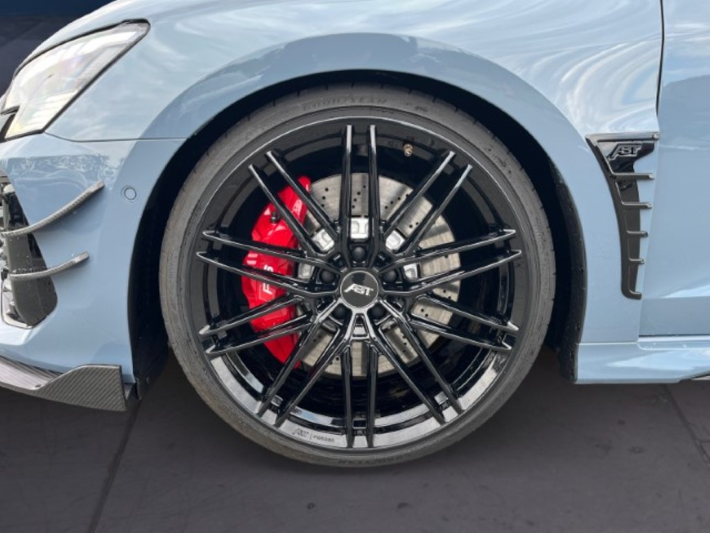 AUDI LA VOITURE COMPACTE HAUT DE GAMME ULTIME - LIMITED ABT RS3-R DISPOSE DE 500 CH ET D’UN ENSEMBLE AÉRODYNAMIQUE EN CARBONE-image-8