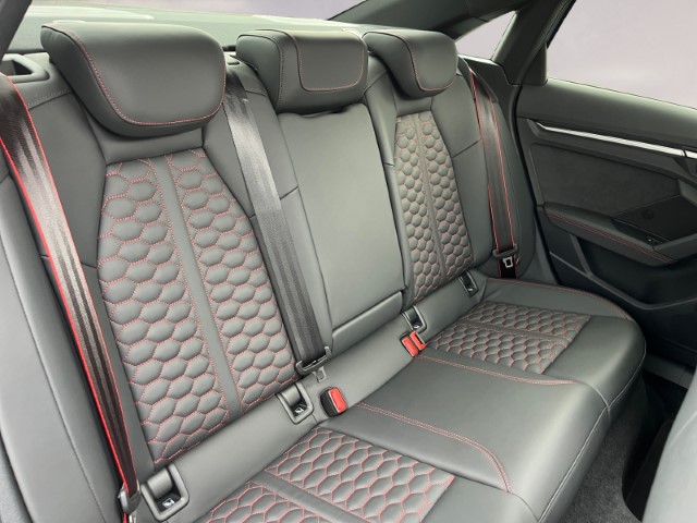 AUDI LA VOITURE COMPACTE HAUT DE GAMME ULTIME - LIMITED ABT RS3-R DISPOSE DE 500 CH ET D’UN ENSEMBLE AÉRODYNAMIQUE EN CARBONE-image-18