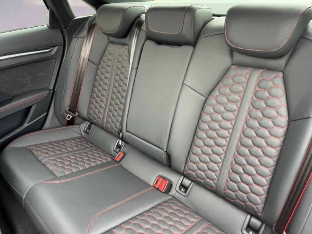 AUDI LA VOITURE COMPACTE HAUT DE GAMME ULTIME - LIMITED ABT RS3-R DISPOSE DE 500 CH ET D’UN ENSEMBLE AÉRODYNAMIQUE EN CARBONE-image-13