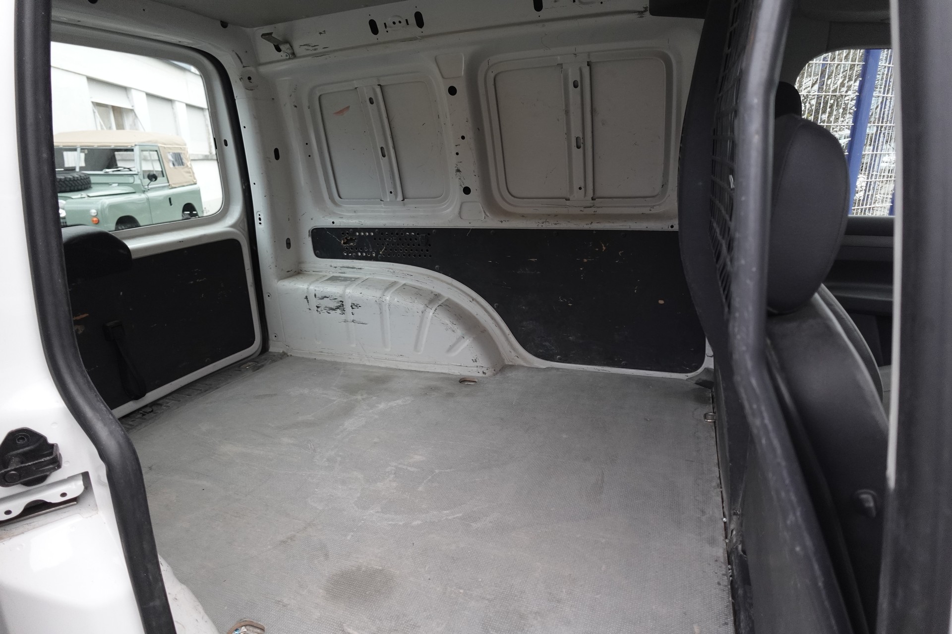 VW Caddy 1.6 TDI-image-6